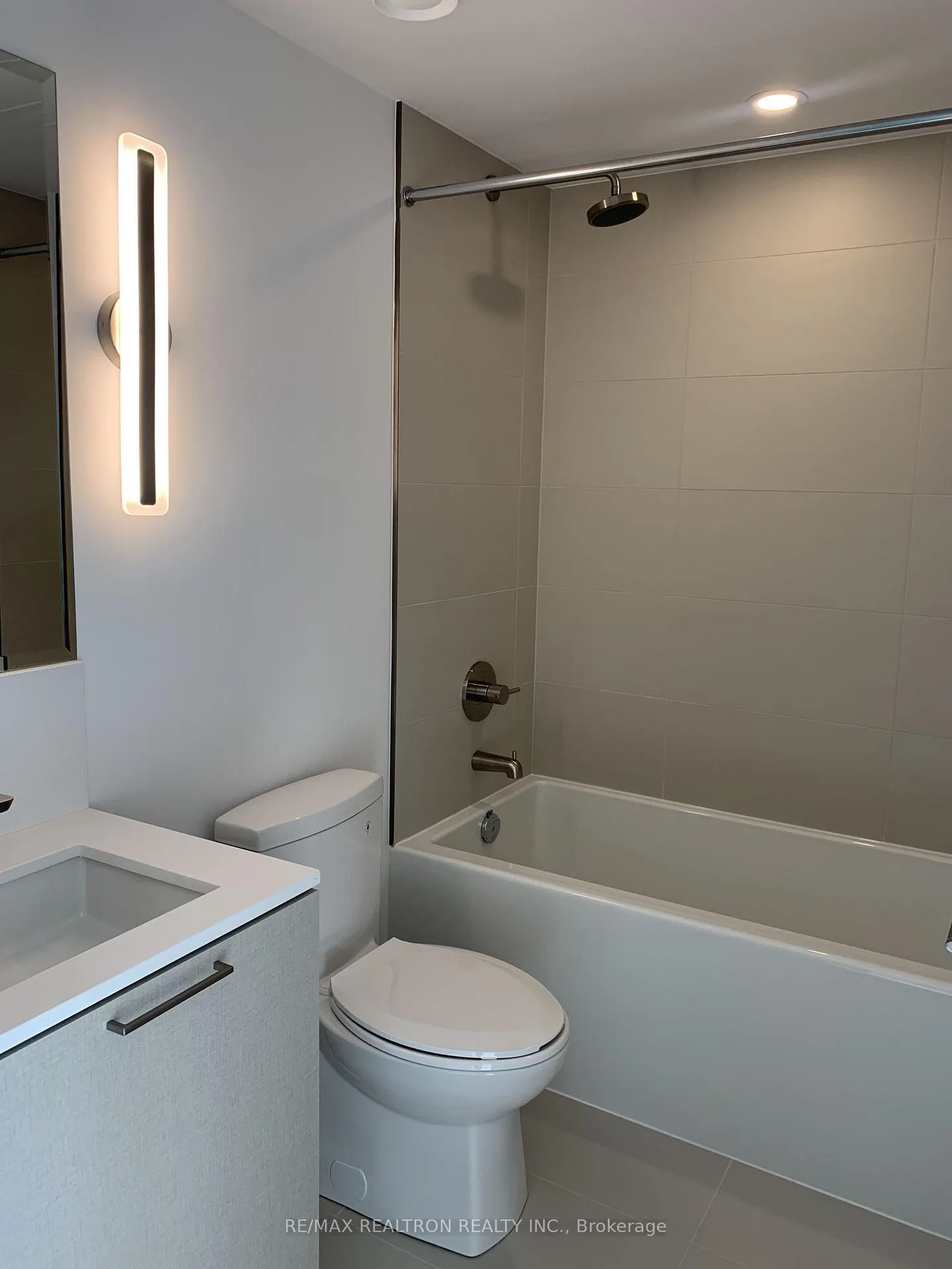 Photo 9 of Unit 2707, 19 Western Battery Road, Toronto, Niagara — HOMEH
