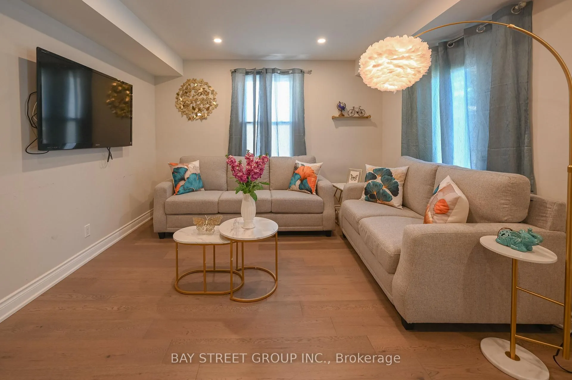 Photo 4 of 4534 Morrison Street, Niagara Falls, Downtown — HOMEH