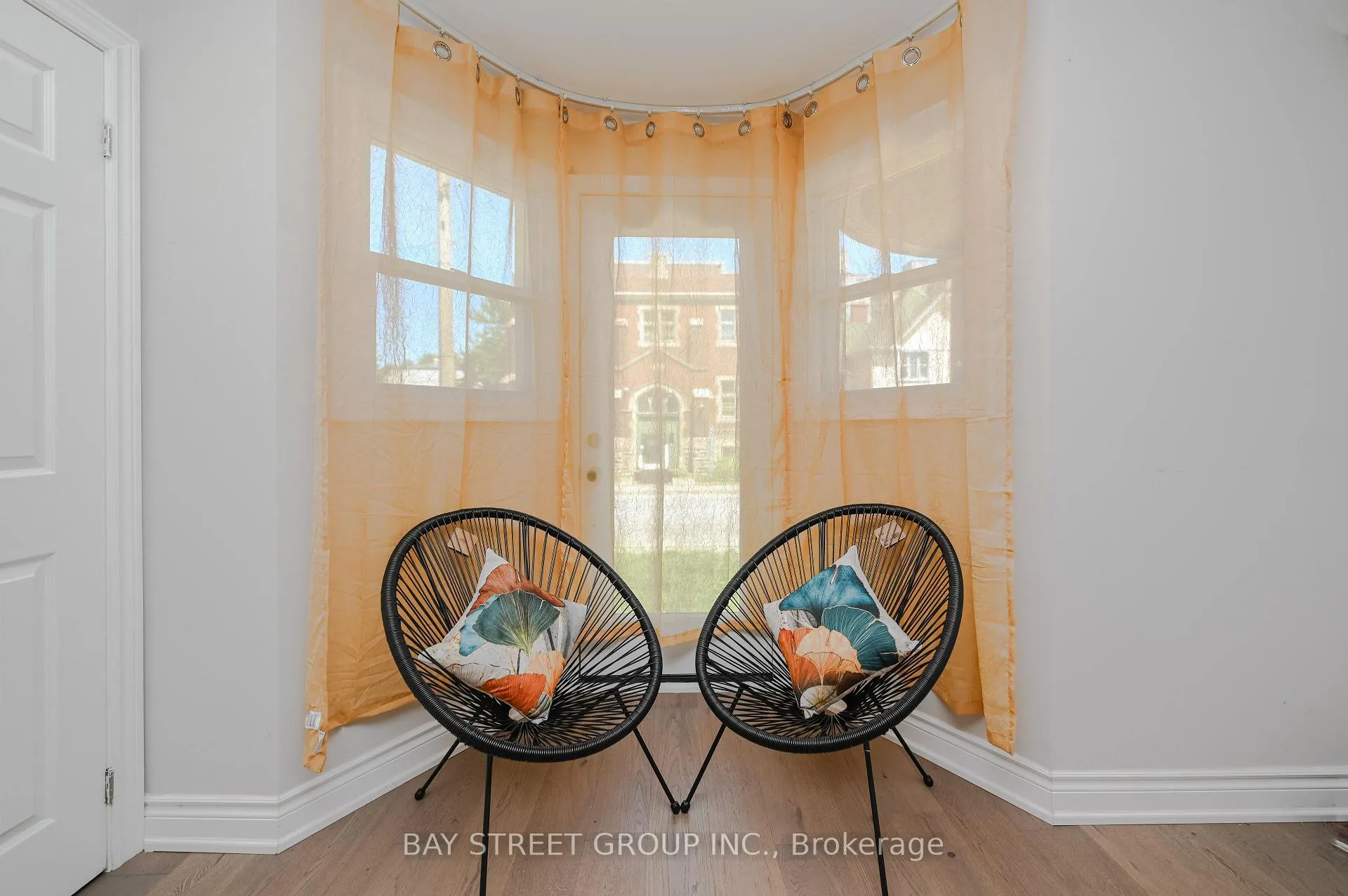 Photo 6 of 4534 Morrison Street, Niagara Falls, Downtown — HOMEH