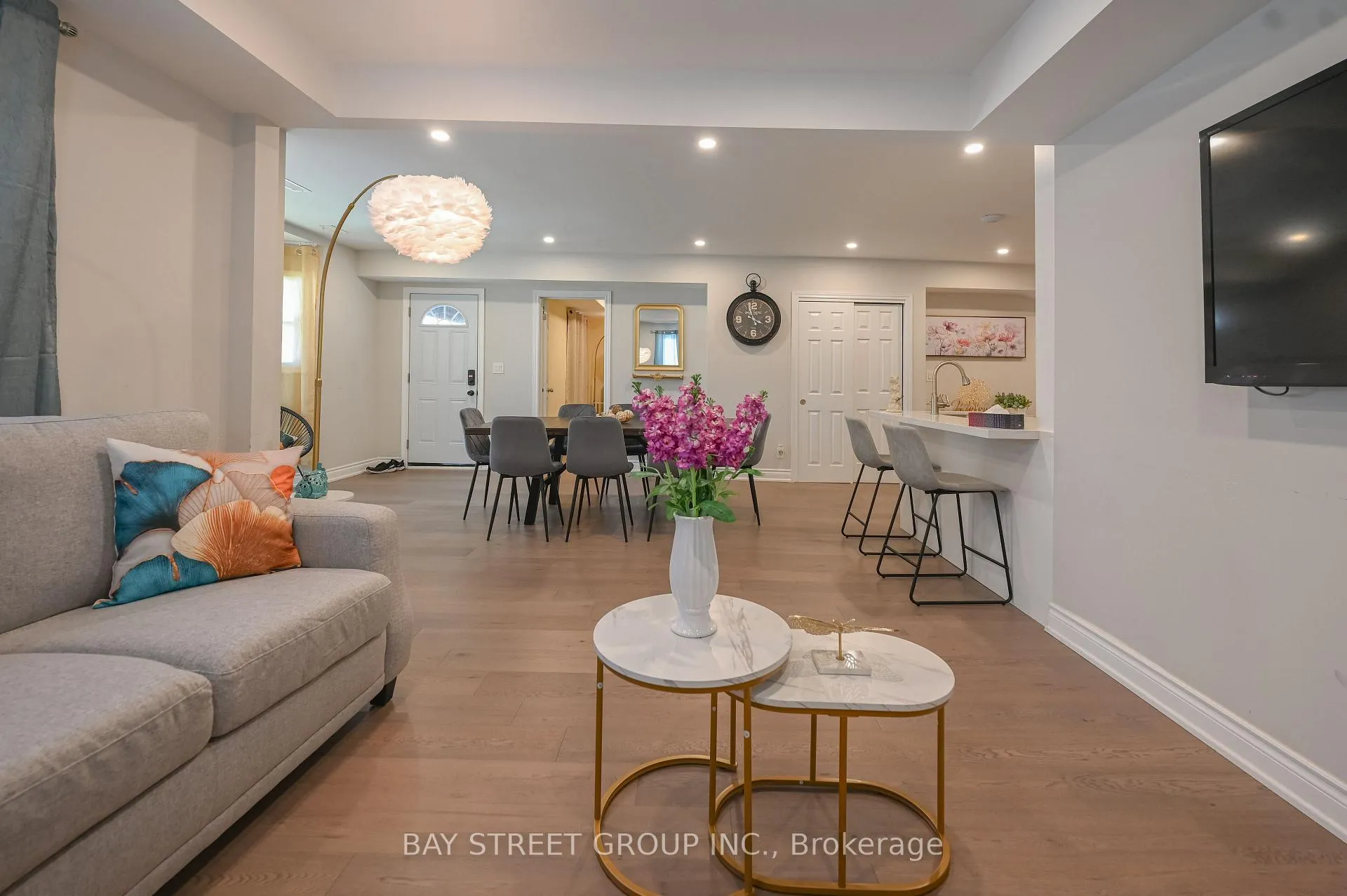 Photo 9 of 4534 Morrison Street, Niagara Falls, Downtown — HOMEH