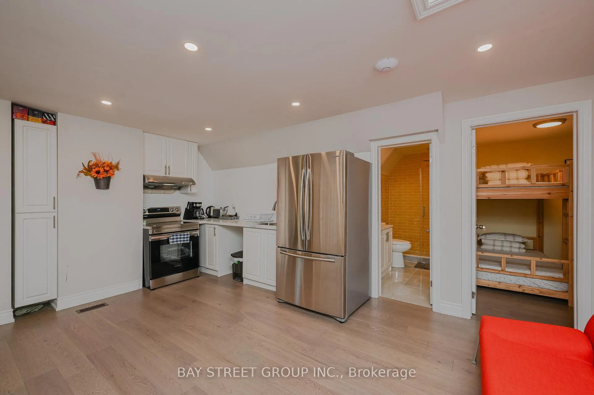 Photo 10 of 4534 Morrison Street, Niagara Falls, Downtown — HOMEH