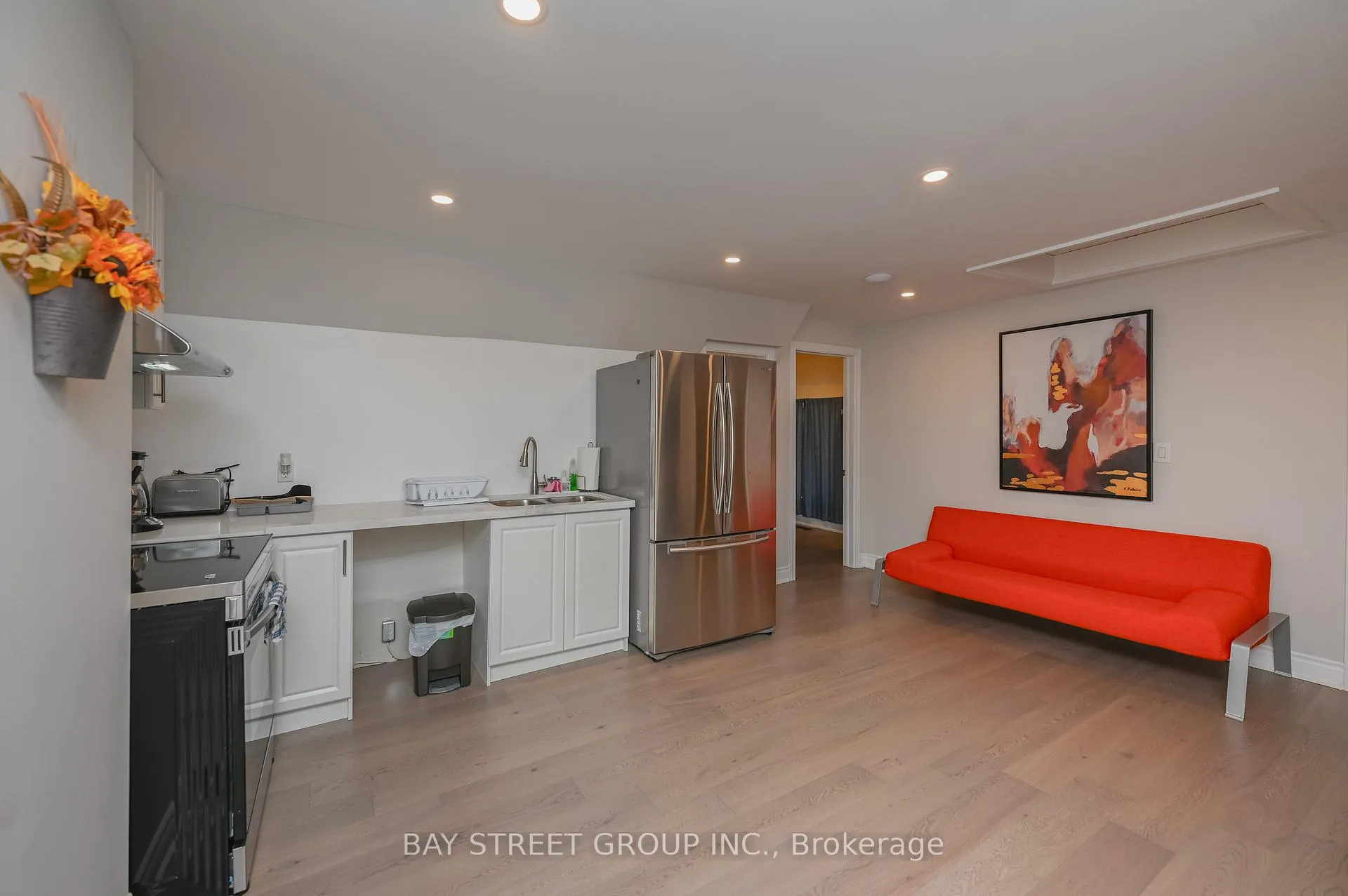 Photo 12 of 4534 Morrison Street, Niagara Falls, Downtown — HOMEH