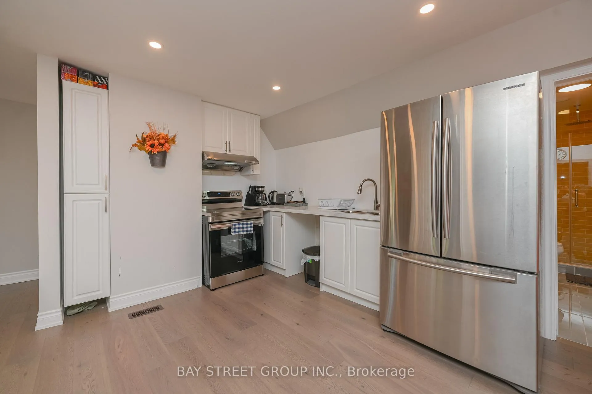 Photo 13 of 4534 Morrison Street, Niagara Falls, Downtown — HOMEH