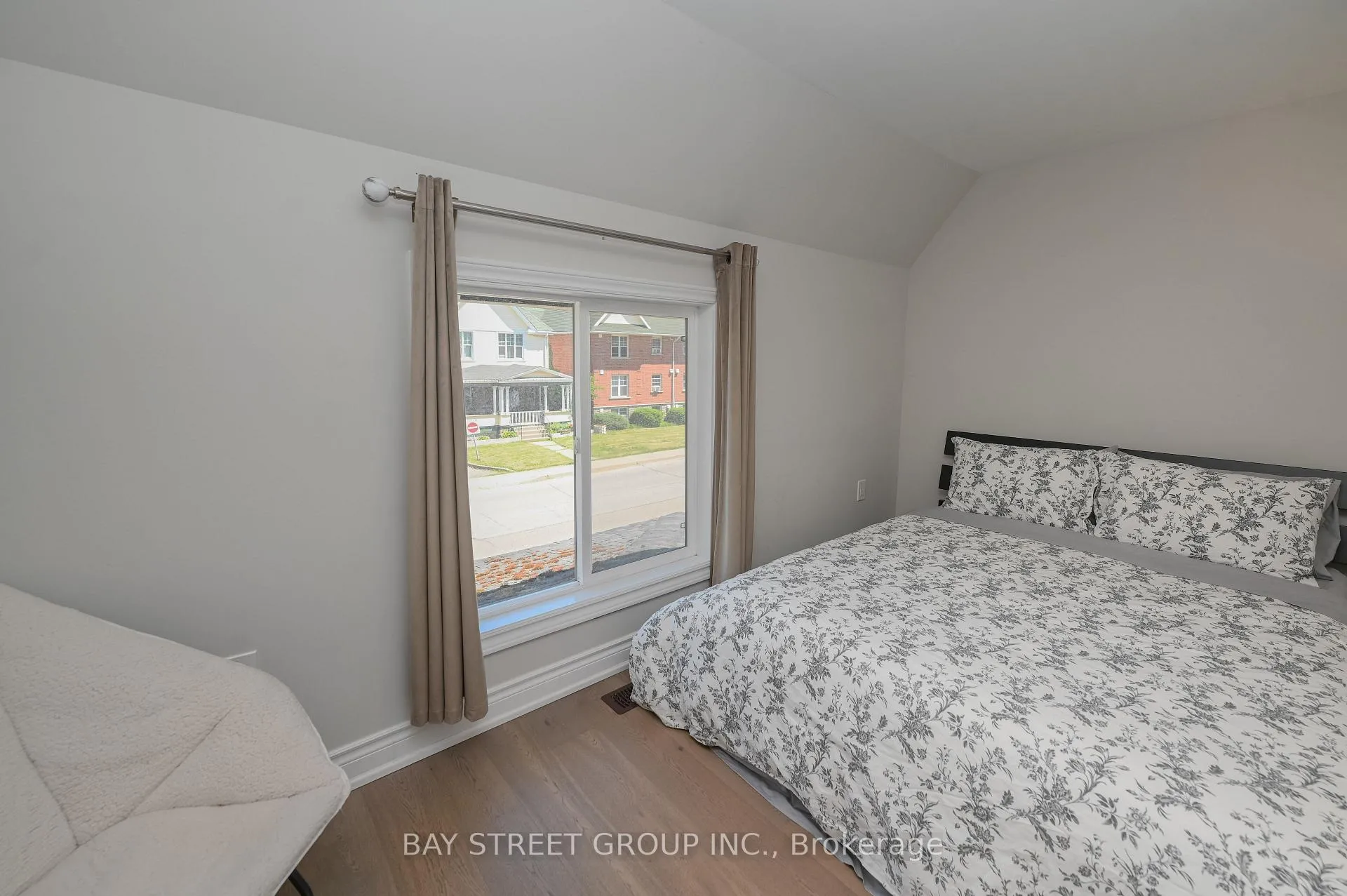 Photo 25 of 4534 Morrison Street, Niagara Falls, Downtown — HOMEH
