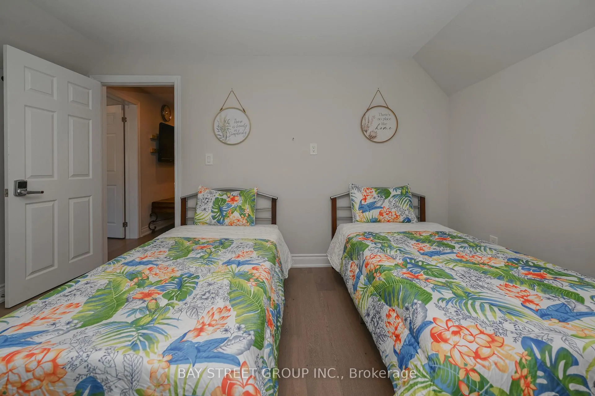 Photo 27 of 4534 Morrison Street, Niagara Falls, Downtown — HOMEH