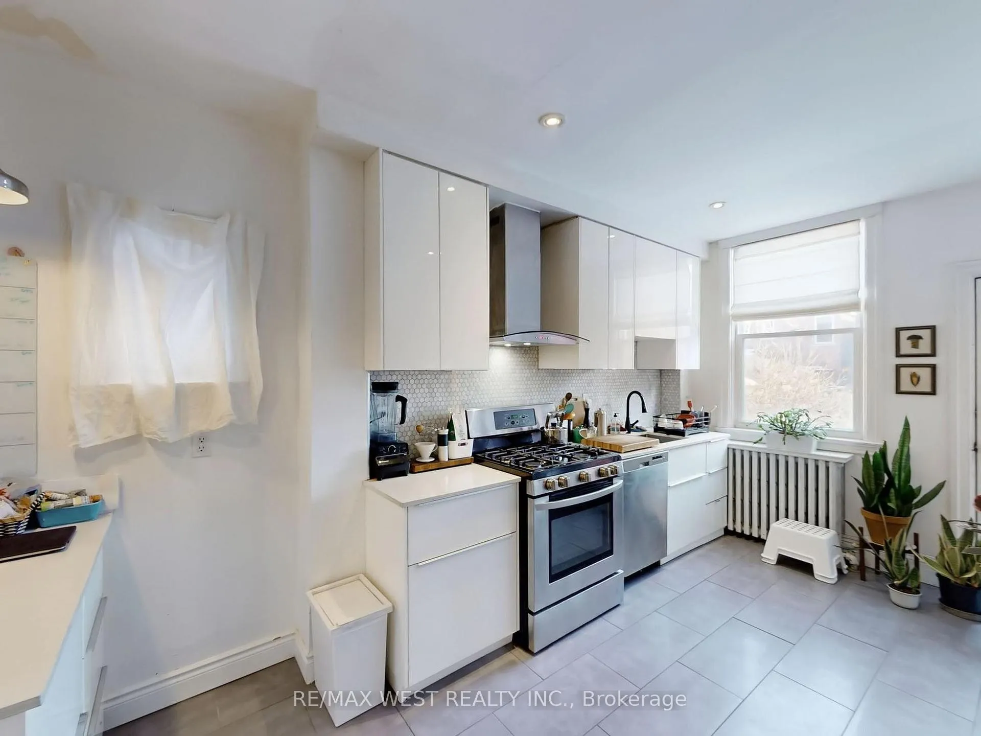 Photo 4 of 91 Olive Avenue, Toronto, The Annex — HOMEH