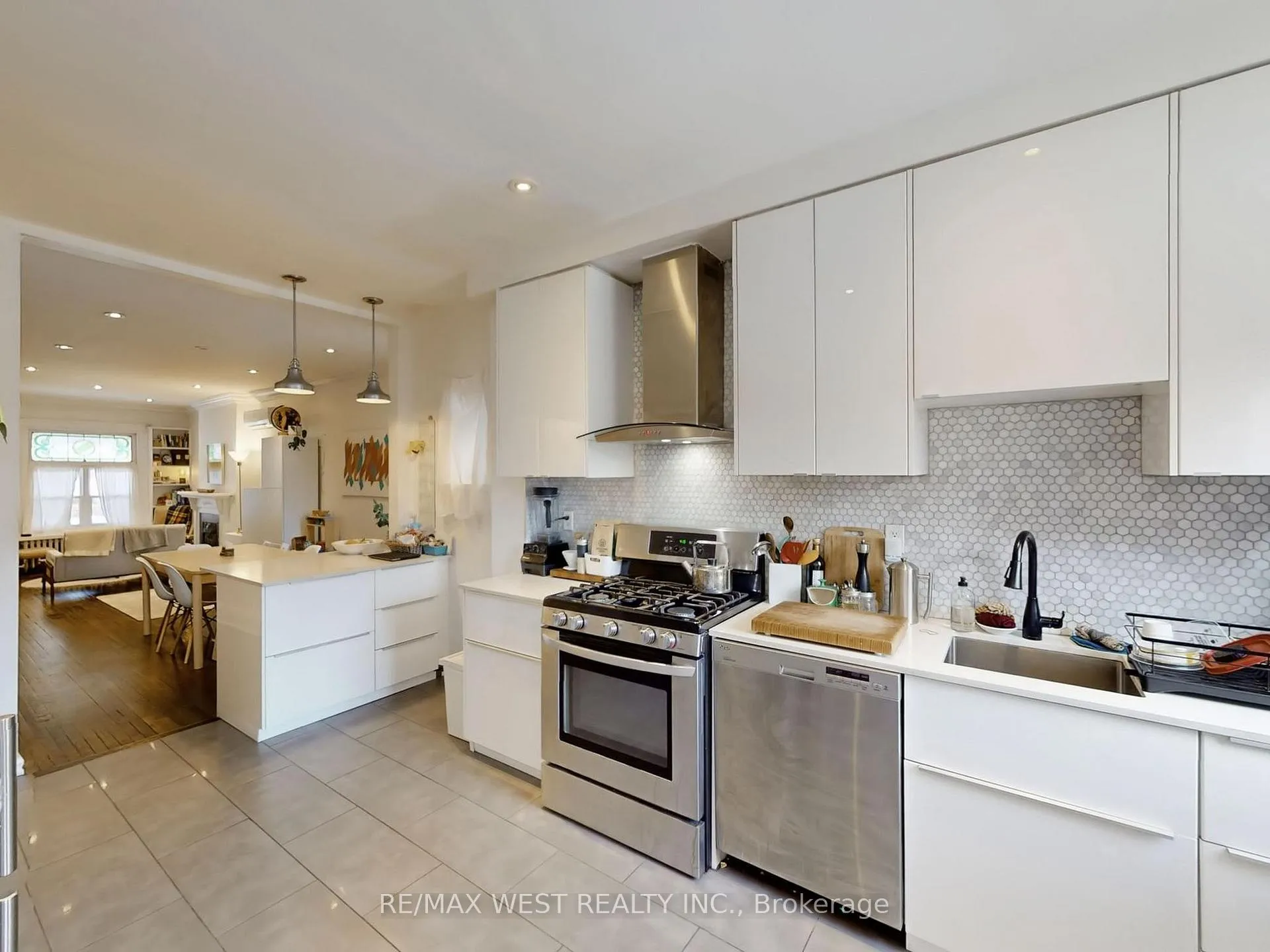 Photo 6 of 91 Olive Avenue, Toronto, The Annex — HOMEH