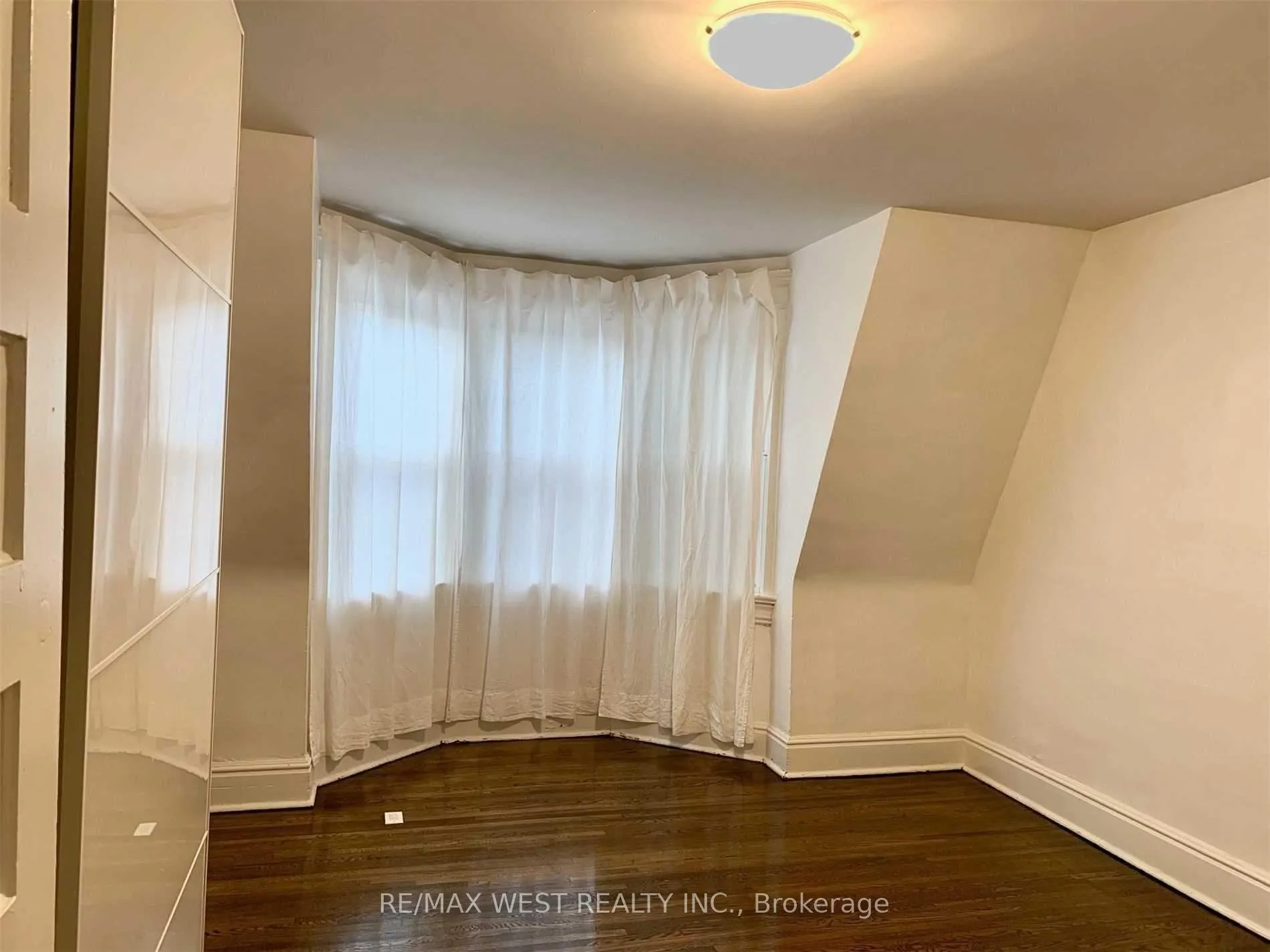 Photo 9 of 91 Olive Avenue, Toronto, The Annex — HOMEH