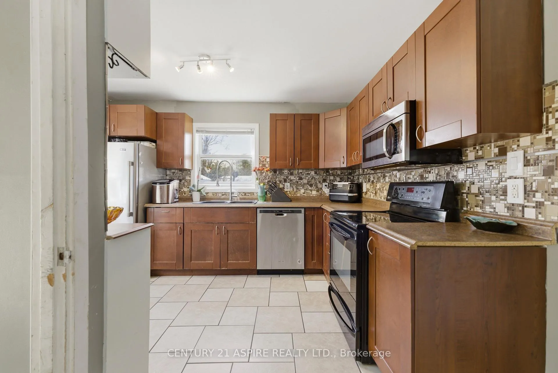 Photo 15 of 21 Rutherford Avenue, Deep River — HOMEH