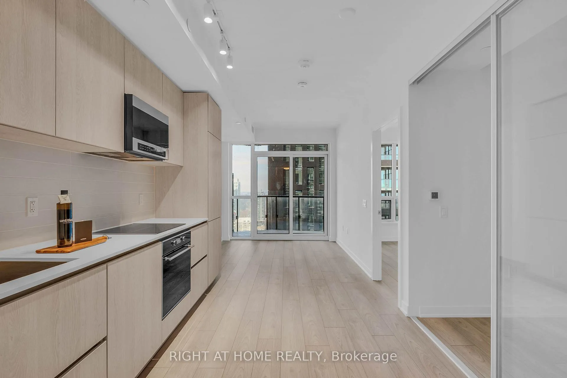 Photo 1 of Unit 3004S, 110 Broadway Avenue, Toronto, Mount Pleasant West — HOMEH