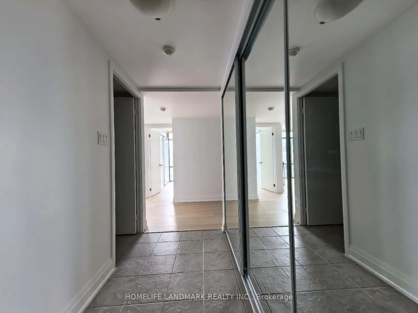 Photo 3 of Unit 1403, 38 Grenville Street, Toronto, Bay Street Corridor — HOMEH