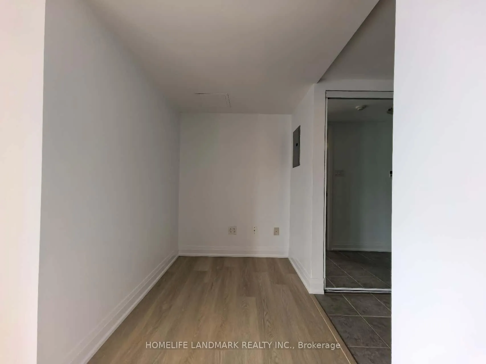 Photo 4 of Unit 1403, 38 Grenville Street, Toronto, Bay Street Corridor — HOMEH