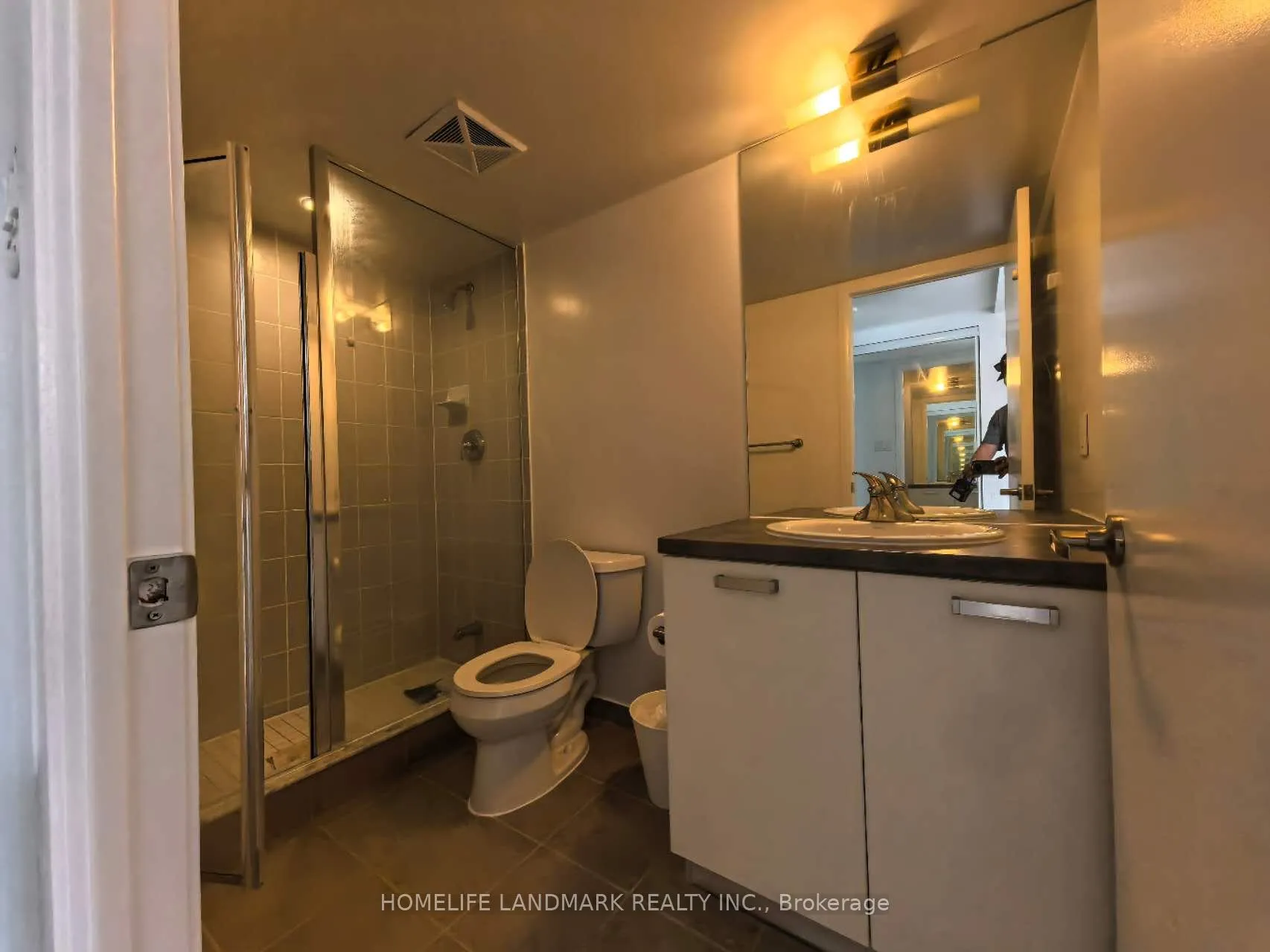Photo 13 of Unit 1403, 38 Grenville Street, Toronto, Bay Street Corridor — HOMEH