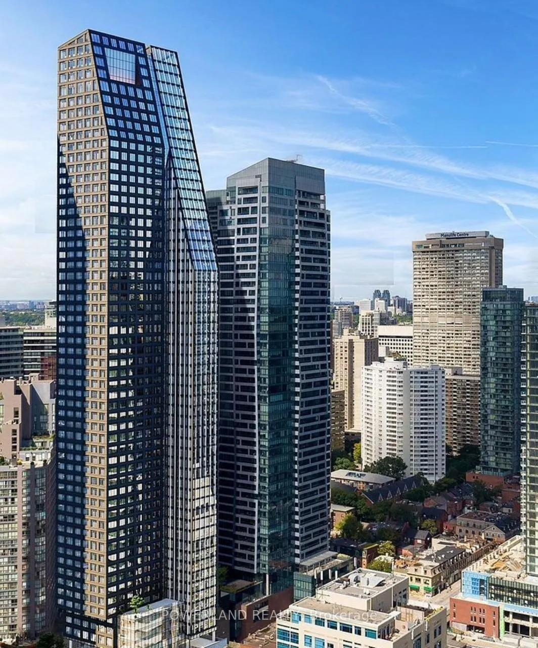 Front of Unit 4212, 8 Wellesley Street W
