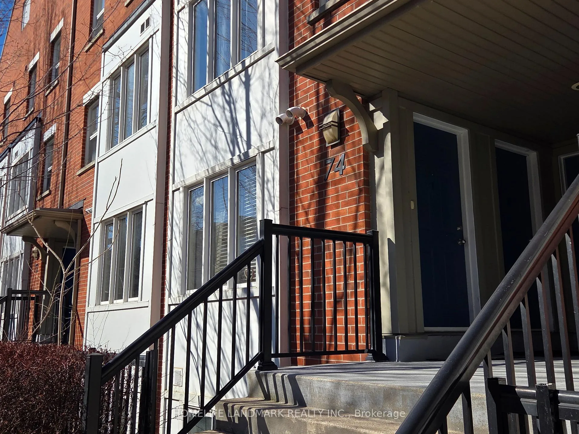 Front of Unit 2, 74 Munro Street