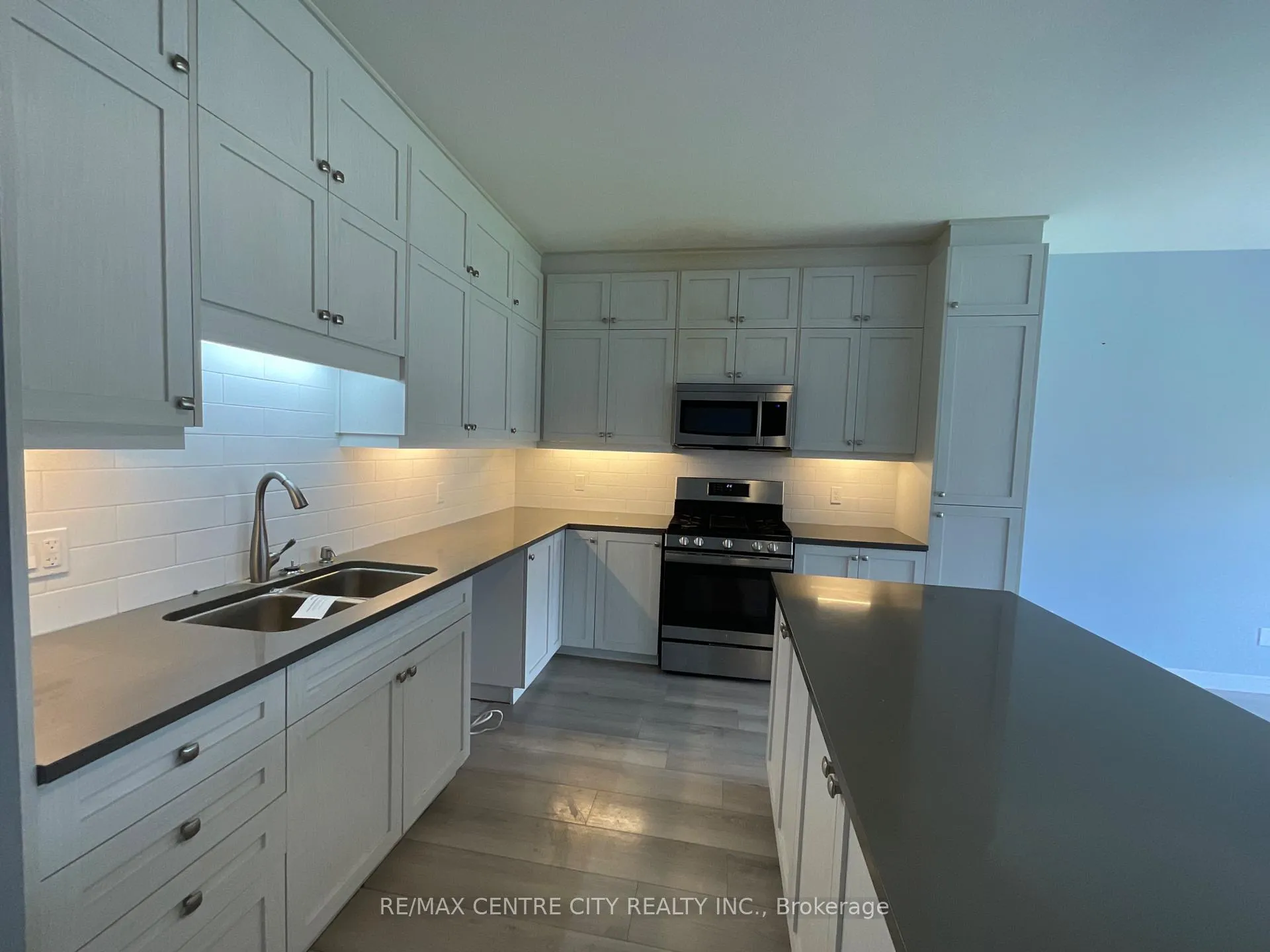 Photo 14 of 39 Waterthrush Lane, Norfolk, Simcoe — HOMEH