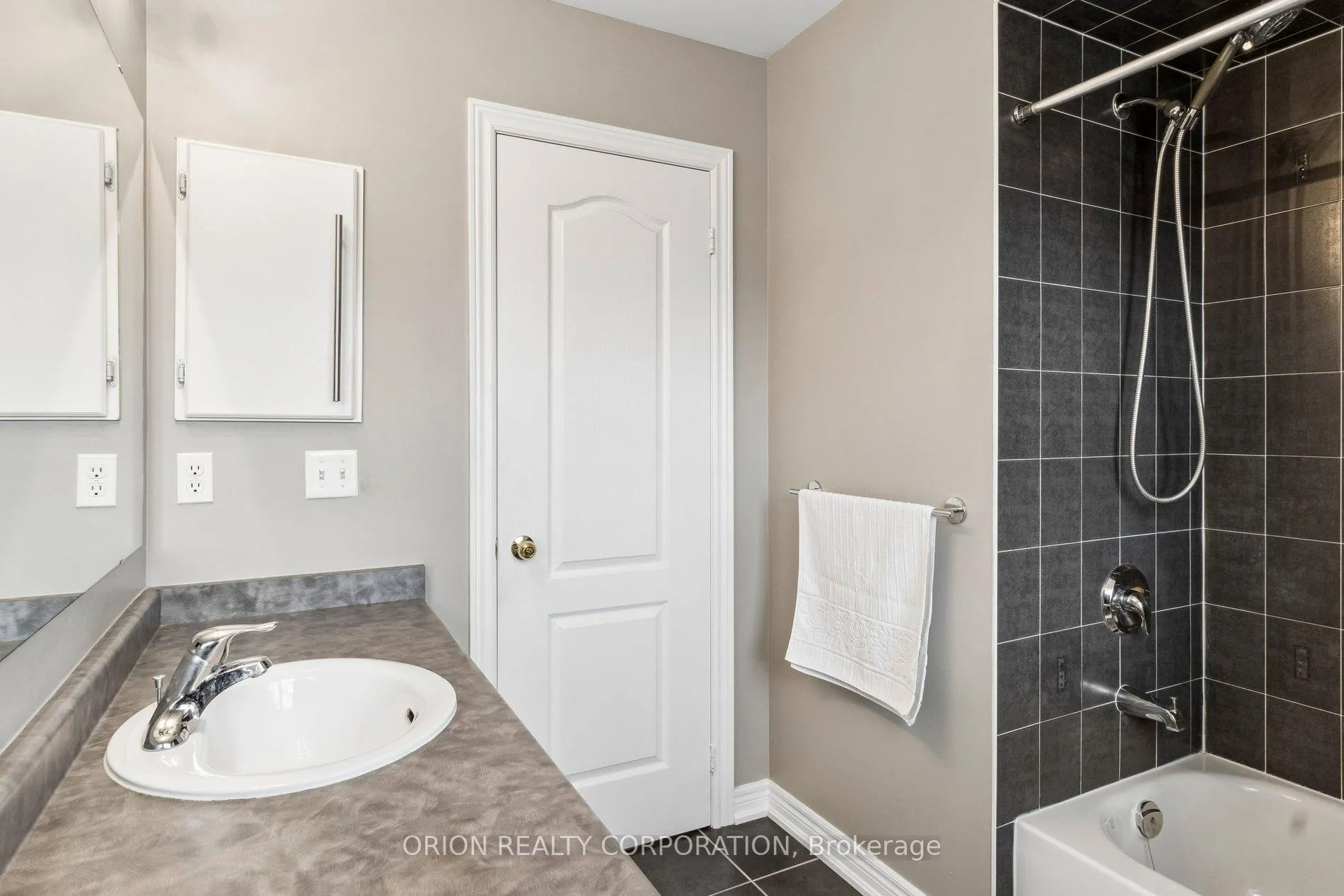 Photo 31 of 8 Seastar Road, Brampton, Bram West — HOMEH