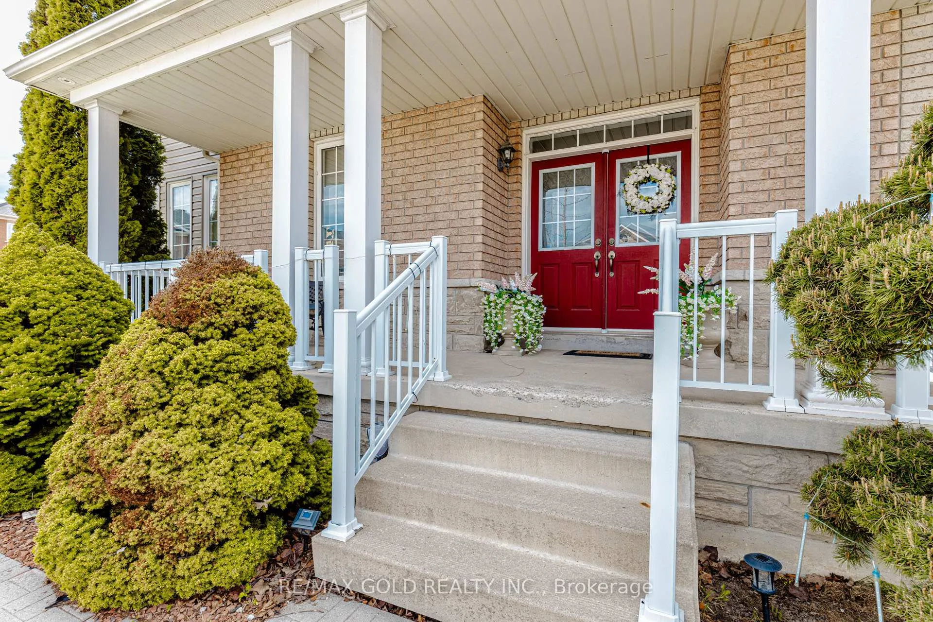 Photo 5 of 45 Fishing Crescent, Brampton, Madoc — HOMEH