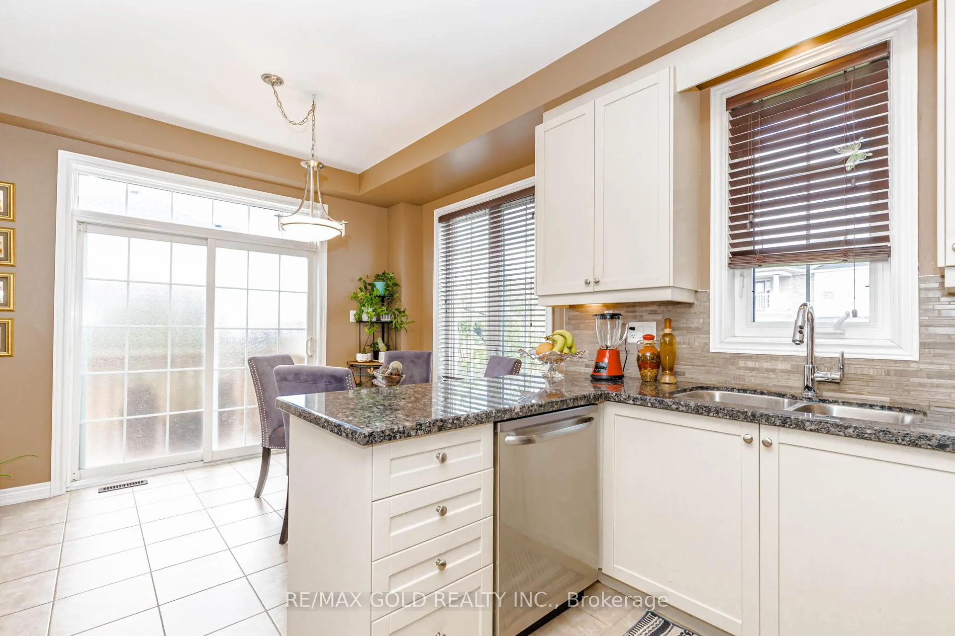 Photo 11 of 45 Fishing Crescent, Brampton, Madoc — HOMEH