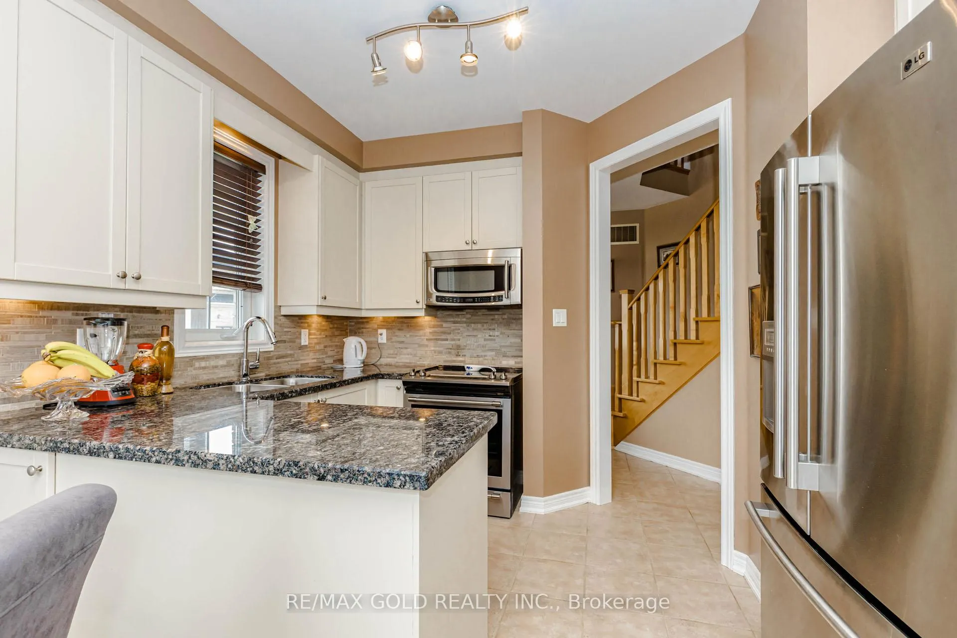 Photo 13 of 45 Fishing Crescent, Brampton, Madoc — HOMEH