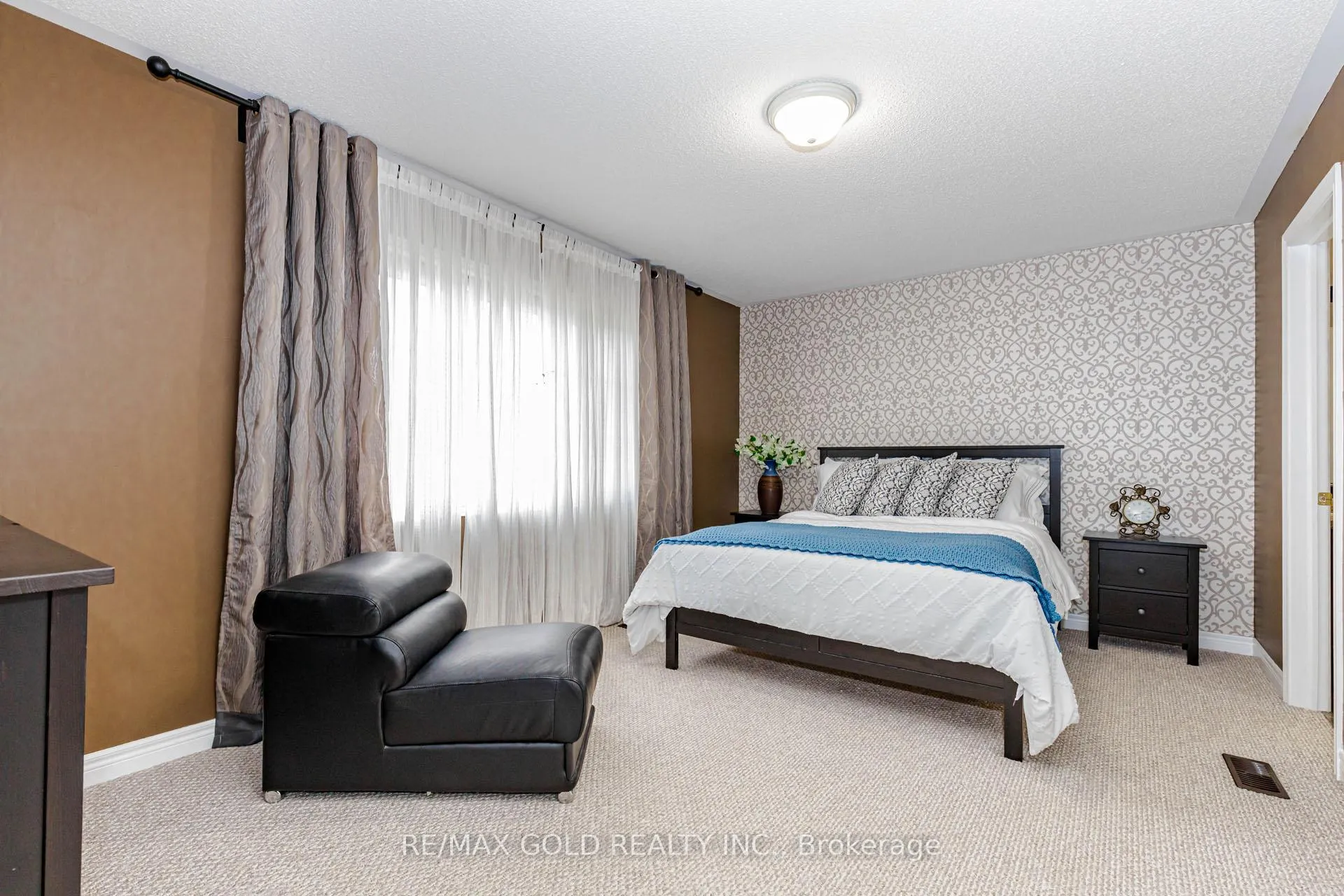 Photo 22 of 45 Fishing Crescent, Brampton, Madoc — HOMEH