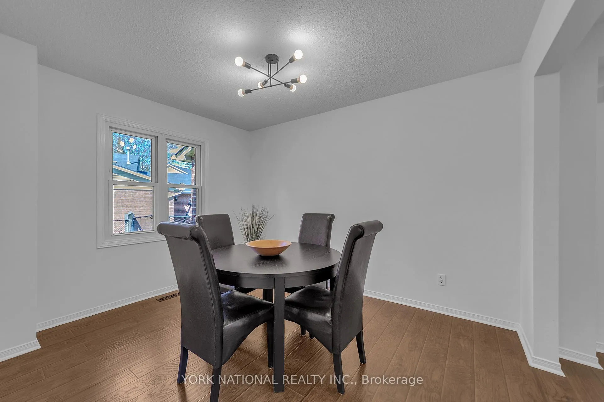 Photo 8 of 1 Eves Court, Newmarket, Glenway Estates — HOMEH