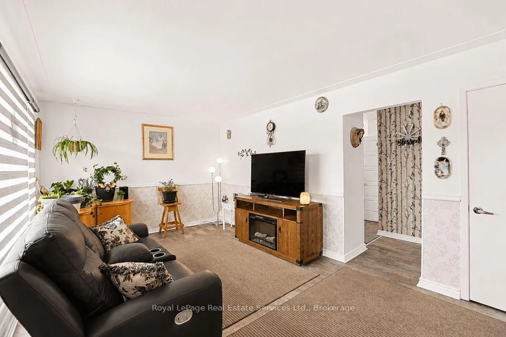 Photo 7 of 334 Tragina Avenue N, Hamilton, Homeside — HOMEH