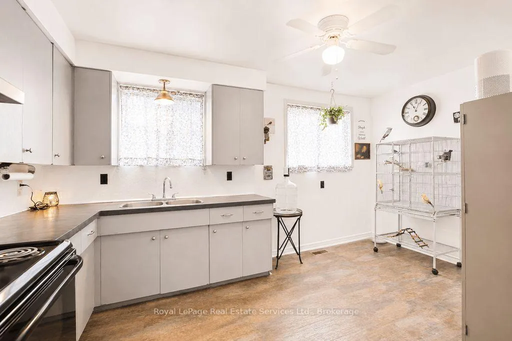 Photo 11 of 334 Tragina Avenue N, Hamilton, Homeside — HOMEH