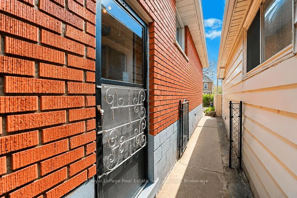 Photo 44 of 334 Tragina Avenue N, Hamilton, Homeside — HOMEH