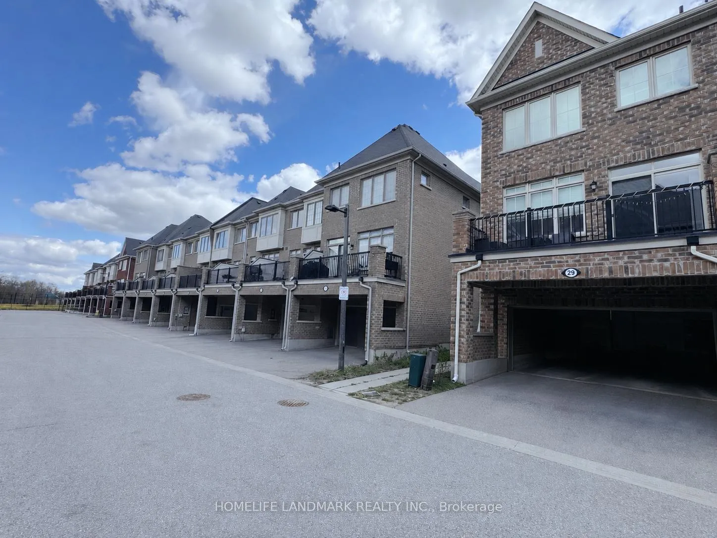 Photo 2 of 29 Sharbot Lane, Markham, Greensborough — HOMEH