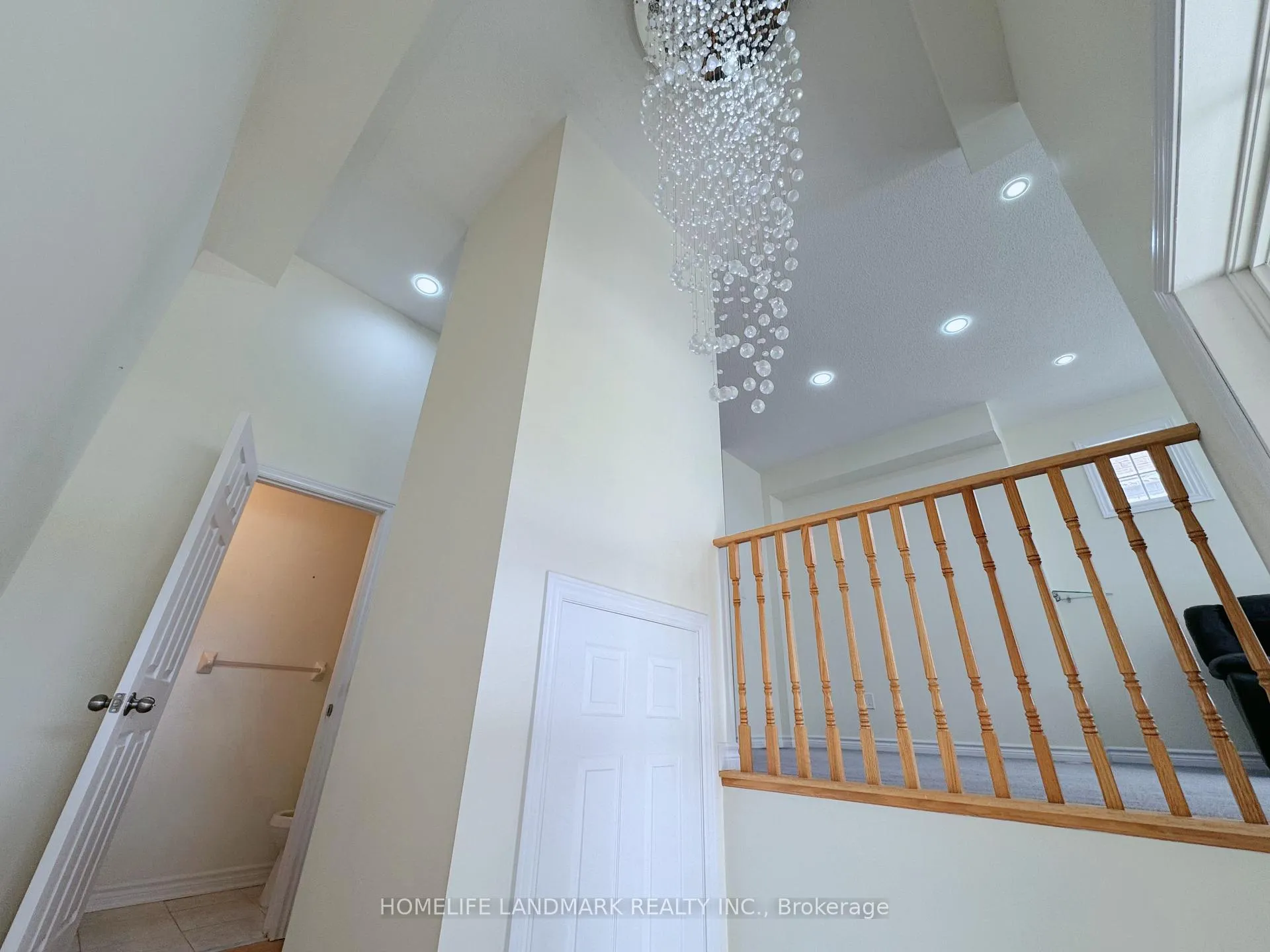 Photo 4 of 29 Sharbot Lane, Markham, Greensborough — HOMEH