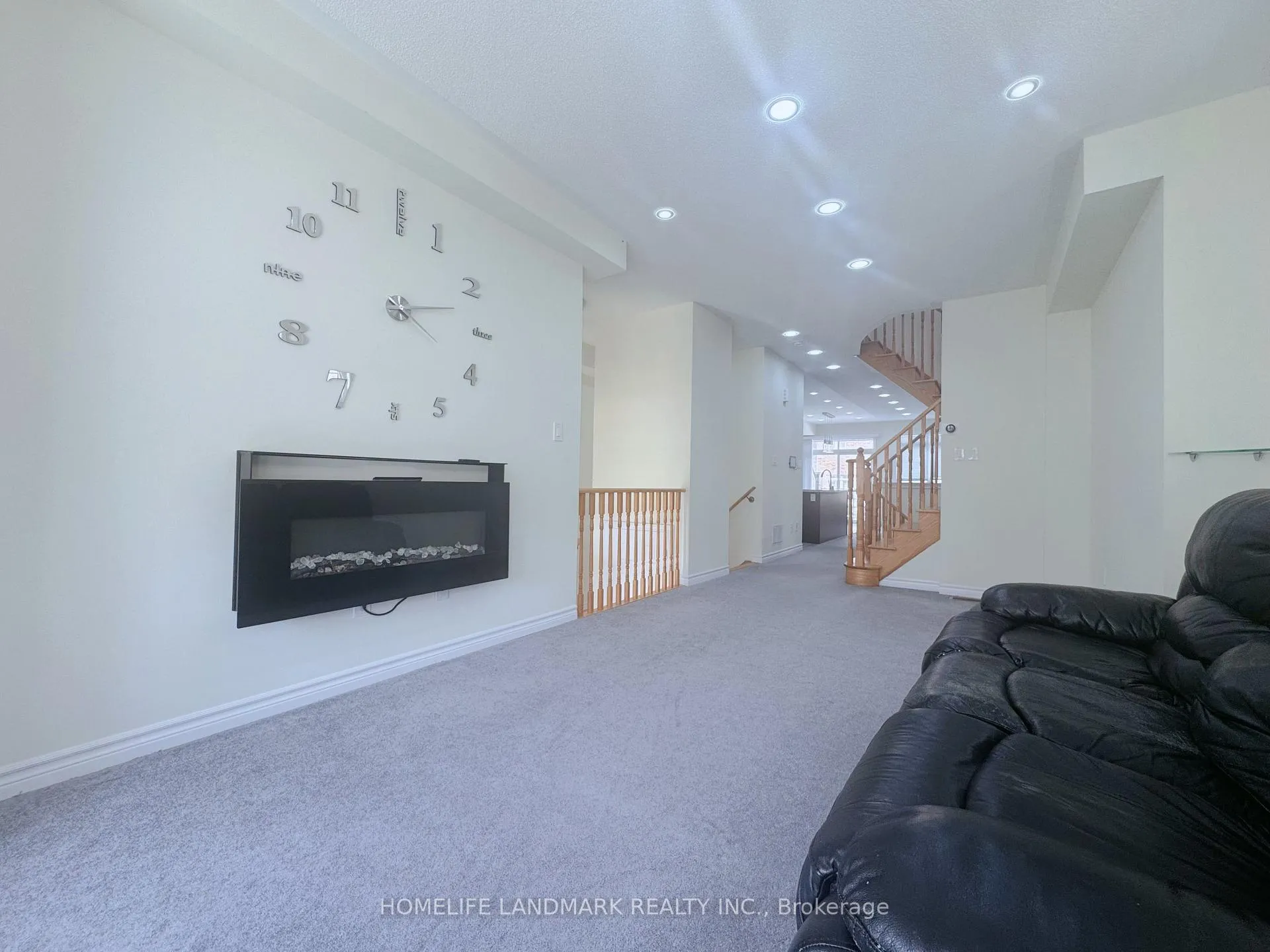 Photo 7 of 29 Sharbot Lane, Markham, Greensborough — HOMEH