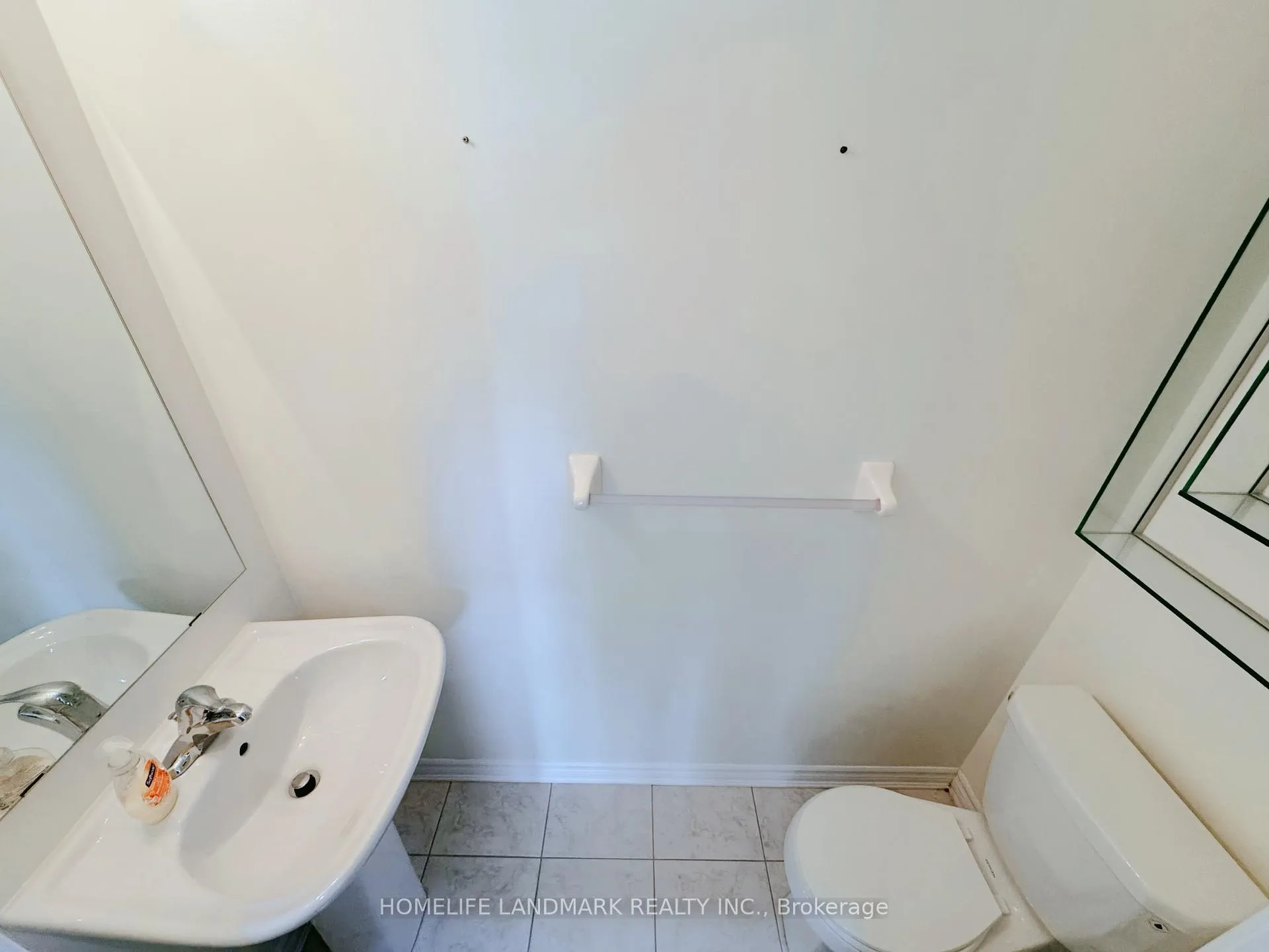 Photo 17 of 29 Sharbot Lane, Markham, Greensborough — HOMEH