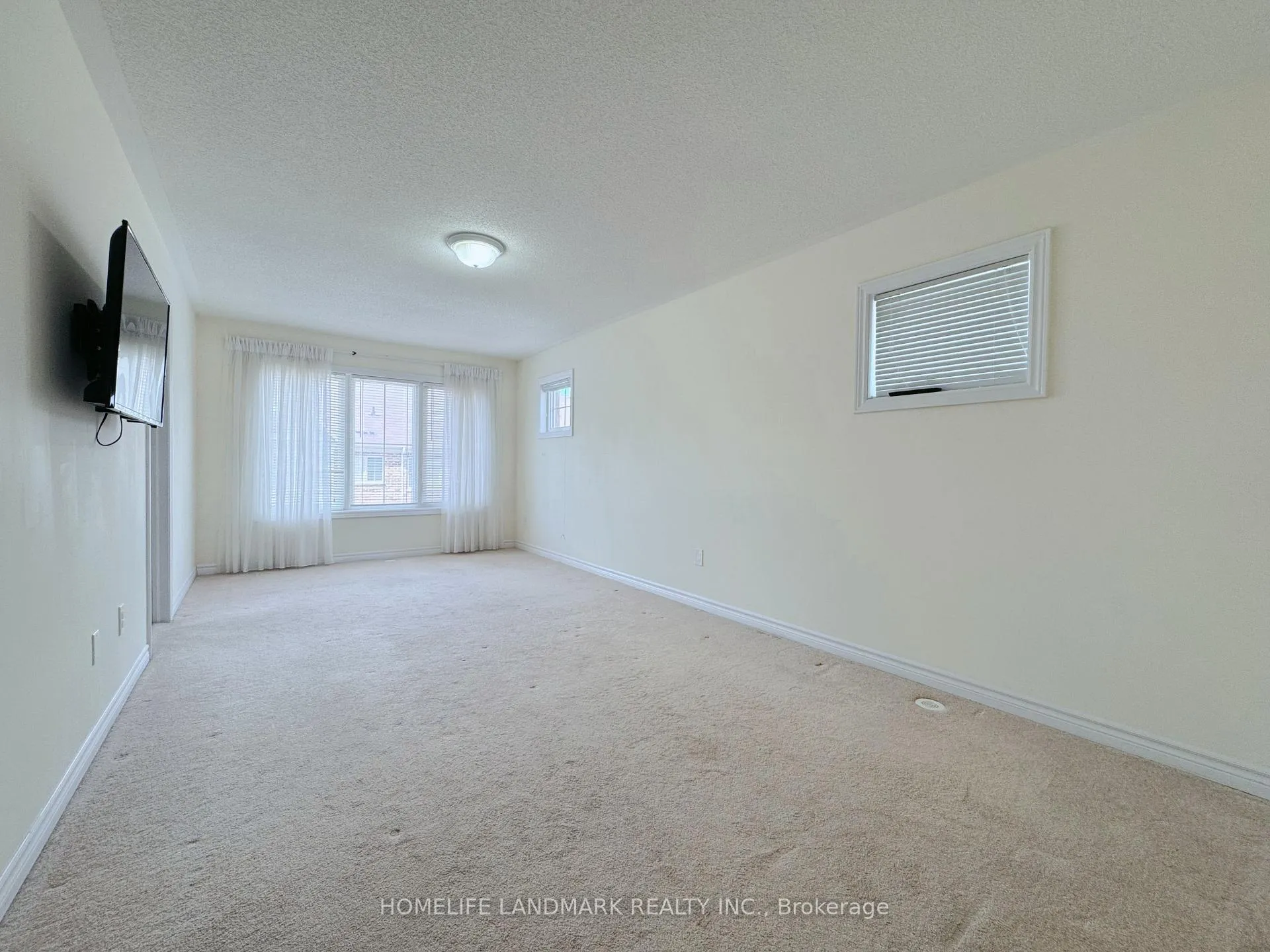 Photo 20 of 29 Sharbot Lane, Markham, Greensborough — HOMEH