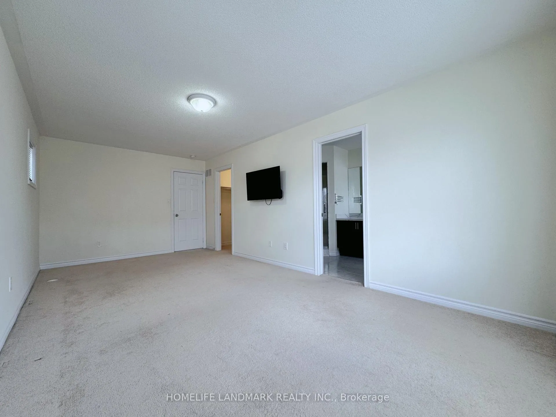 Photo 21 of 29 Sharbot Lane, Markham, Greensborough — HOMEH