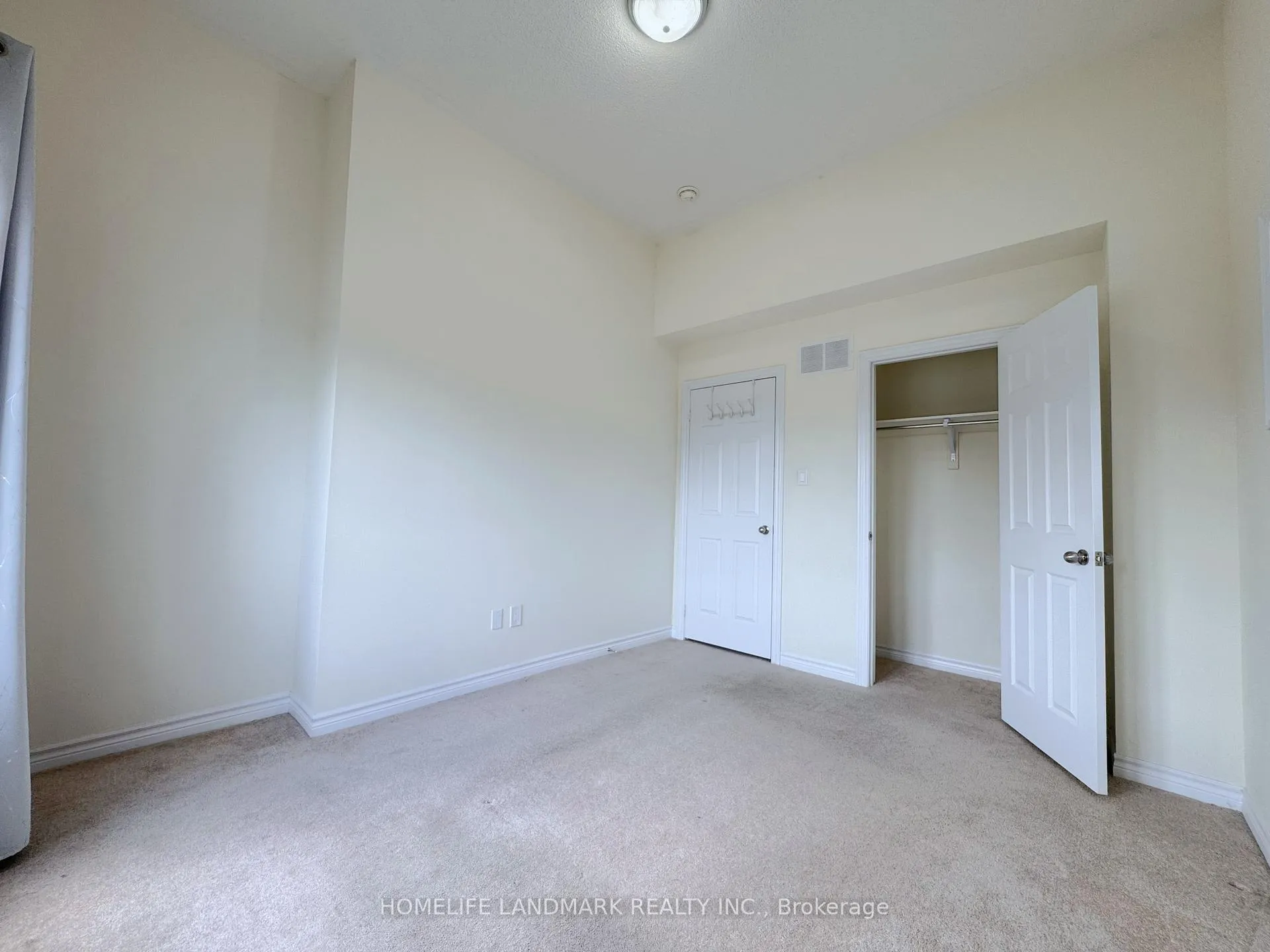 Photo 25 of 29 Sharbot Lane, Markham, Greensborough — HOMEH