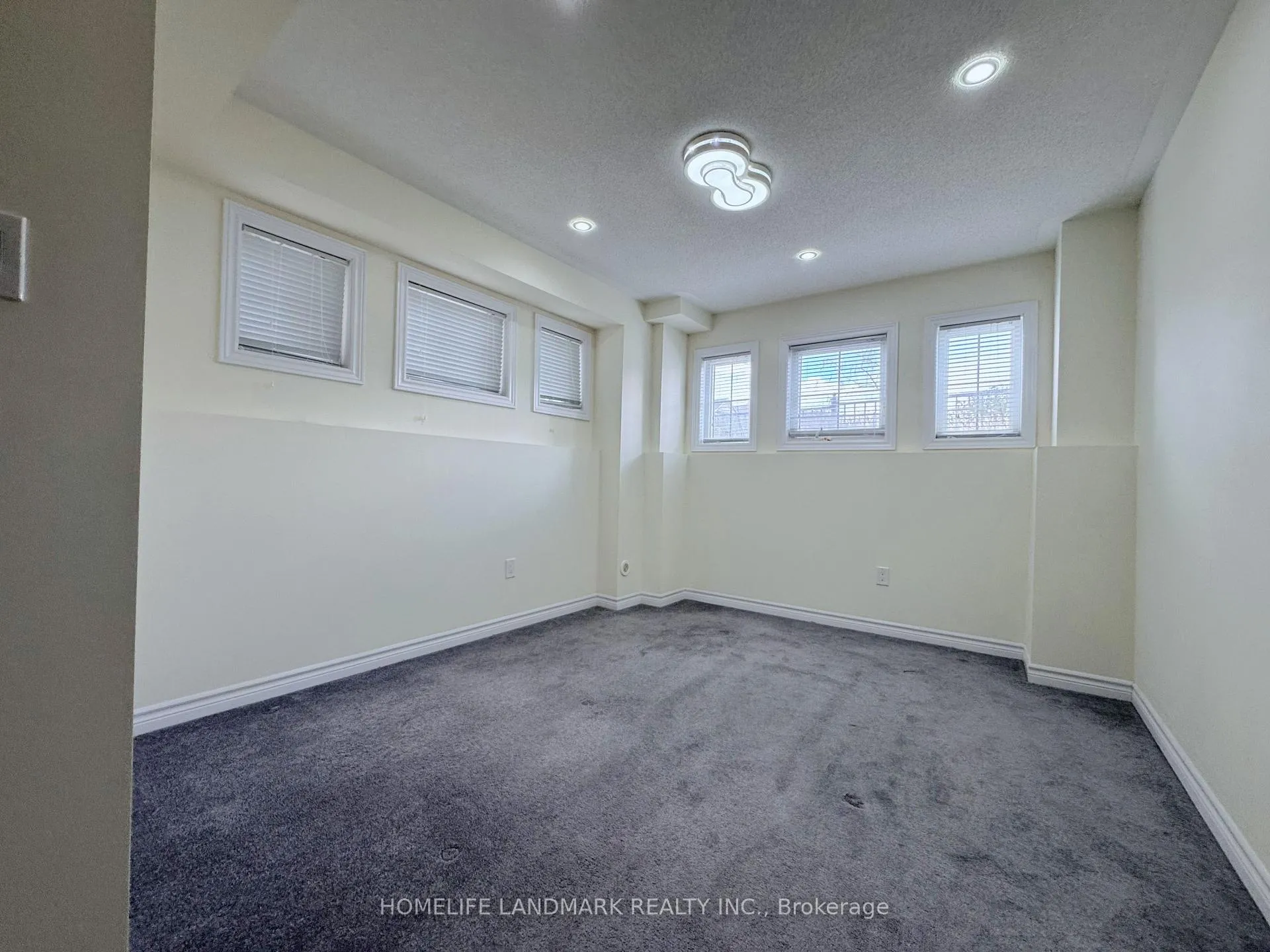 Photo 30 of 29 Sharbot Lane, Markham, Greensborough — HOMEH