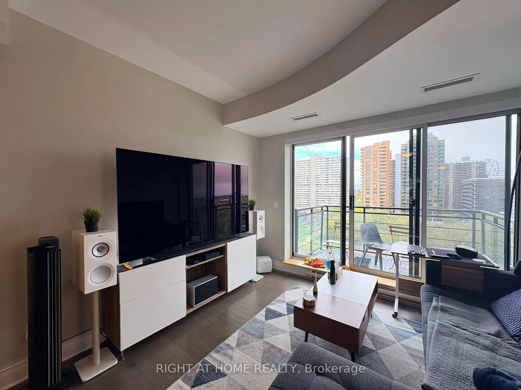 Photo 9 of Unit 1204, 95 Bronson Avenue, Ottawa, Ottawa Centre — HOMEH