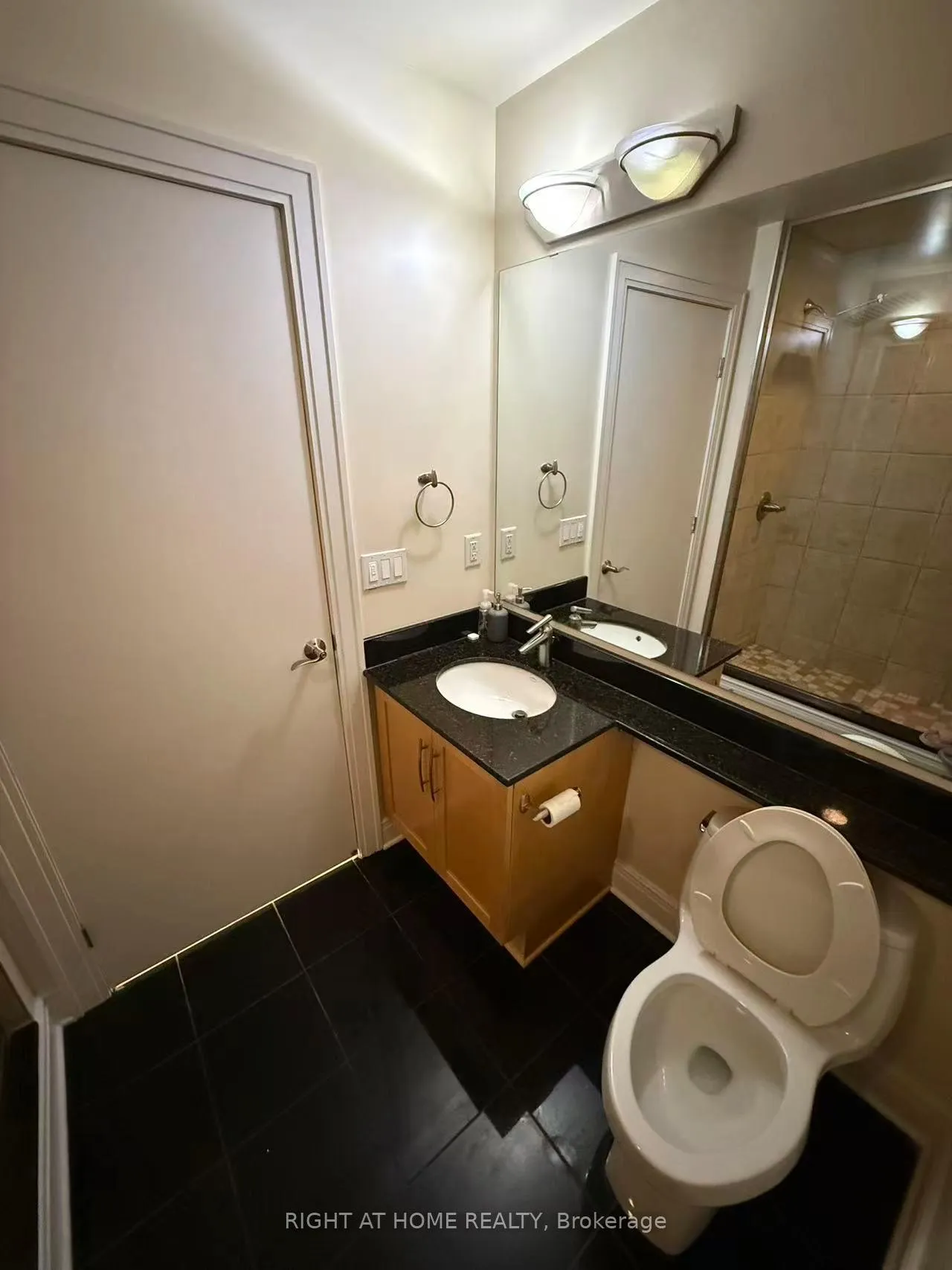 Photo 11 of Unit 1204, 95 Bronson Avenue, Ottawa, Ottawa Centre — HOMEH