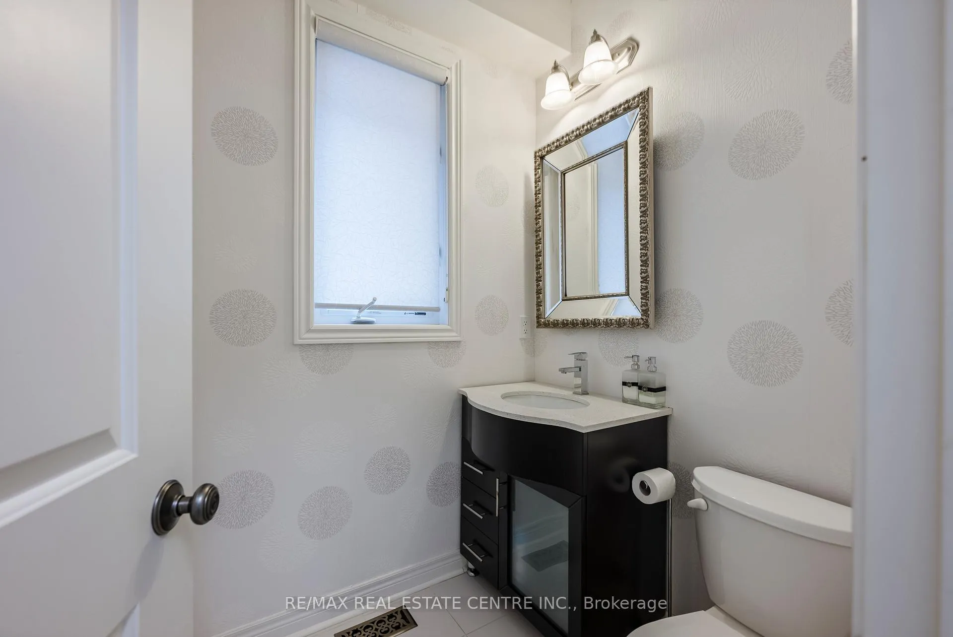 Photo 10 of 17 Mason Drive, New Tecumseth, Rural New Tecumseth — HOMEH