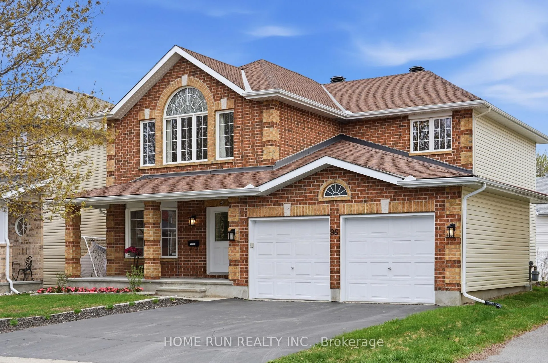 Front of 96 Woliston Crescent