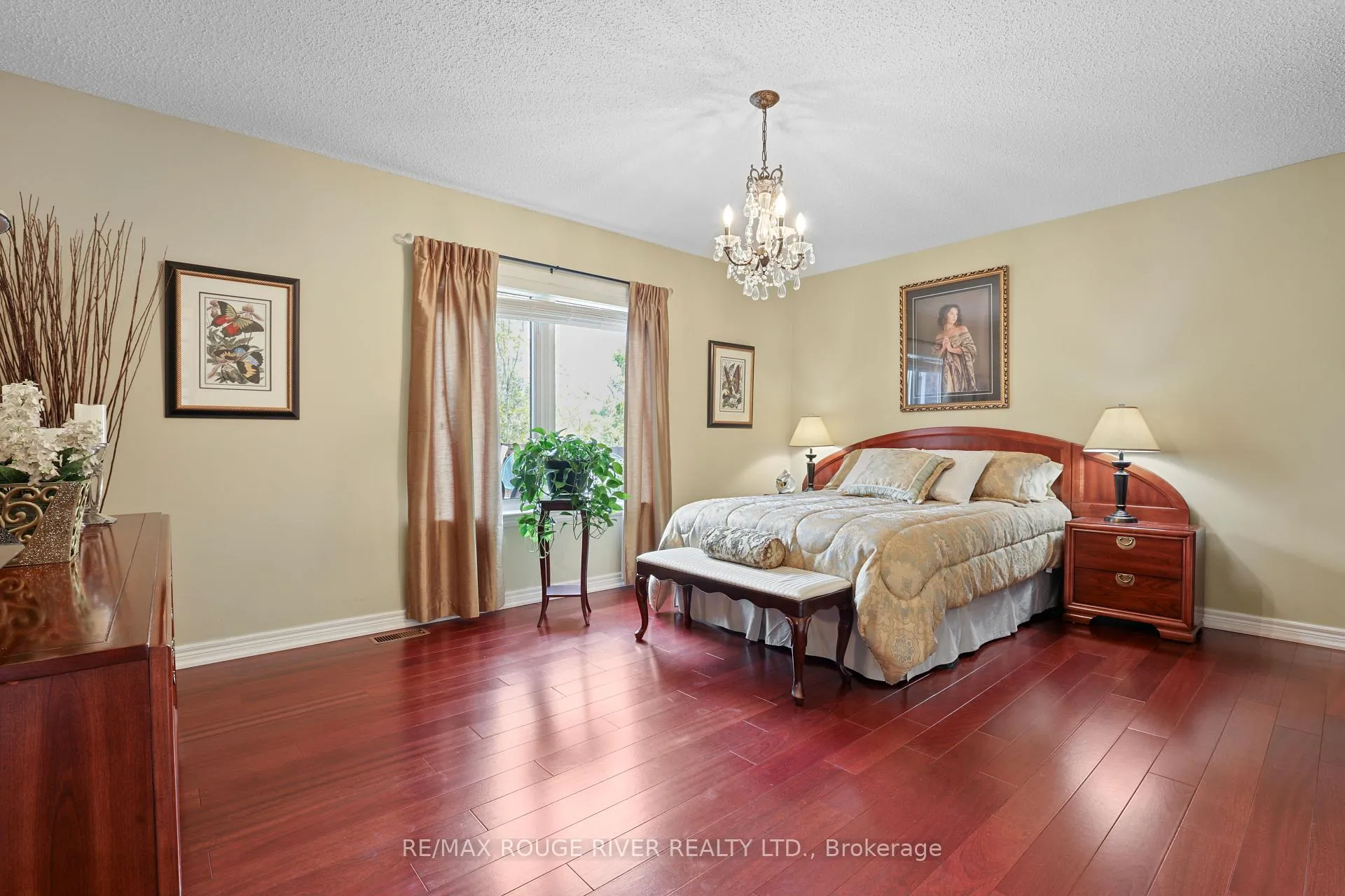 Photo 13 of 38 Worthington Drive, Clarington, Courtice — HOMEH