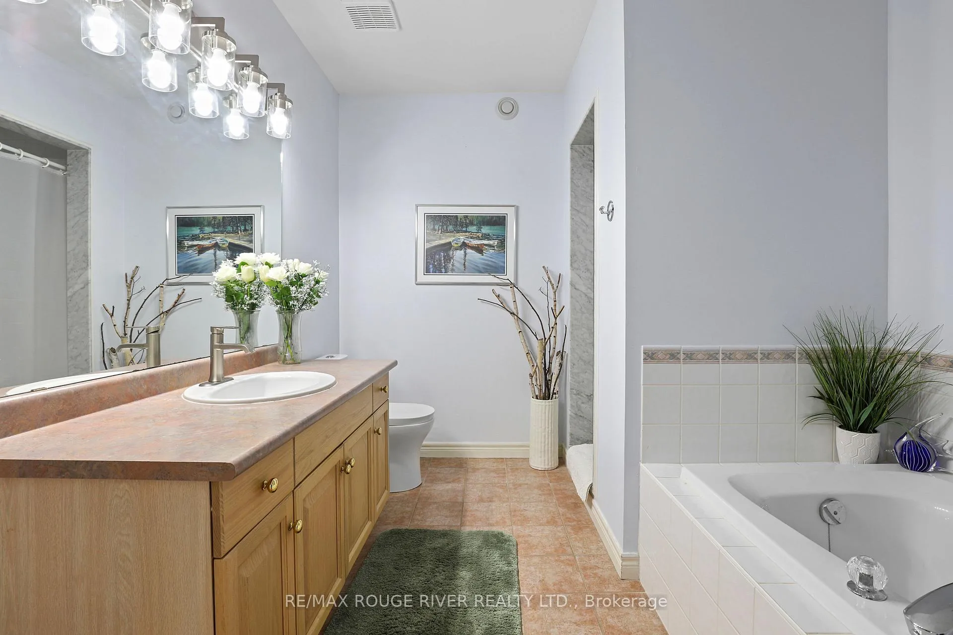 Photo 15 of 38 Worthington Drive, Clarington, Courtice — HOMEH