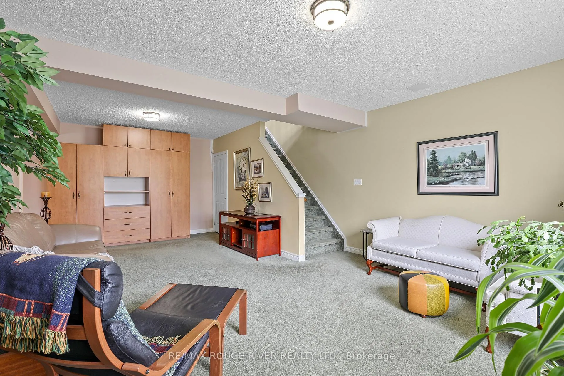 Photo 16 of 38 Worthington Drive, Clarington, Courtice — HOMEH