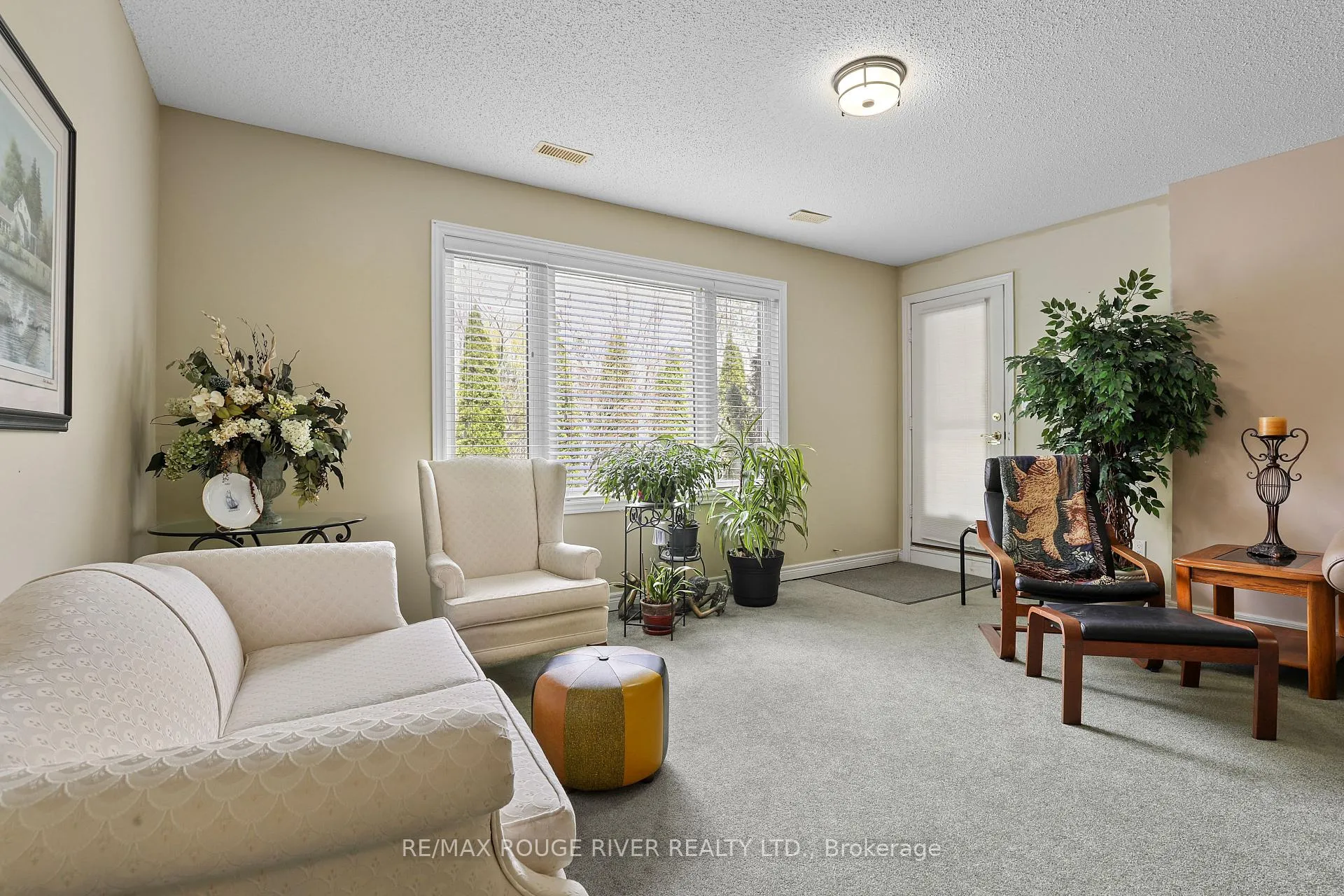 Photo 17 of 38 Worthington Drive, Clarington, Courtice — HOMEH
