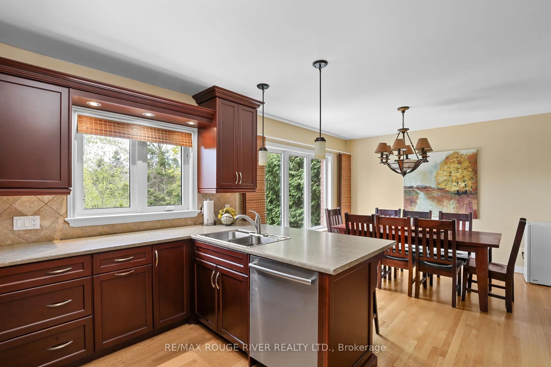 Photo 21 of 38 Worthington Drive, Clarington, Courtice — HOMEH