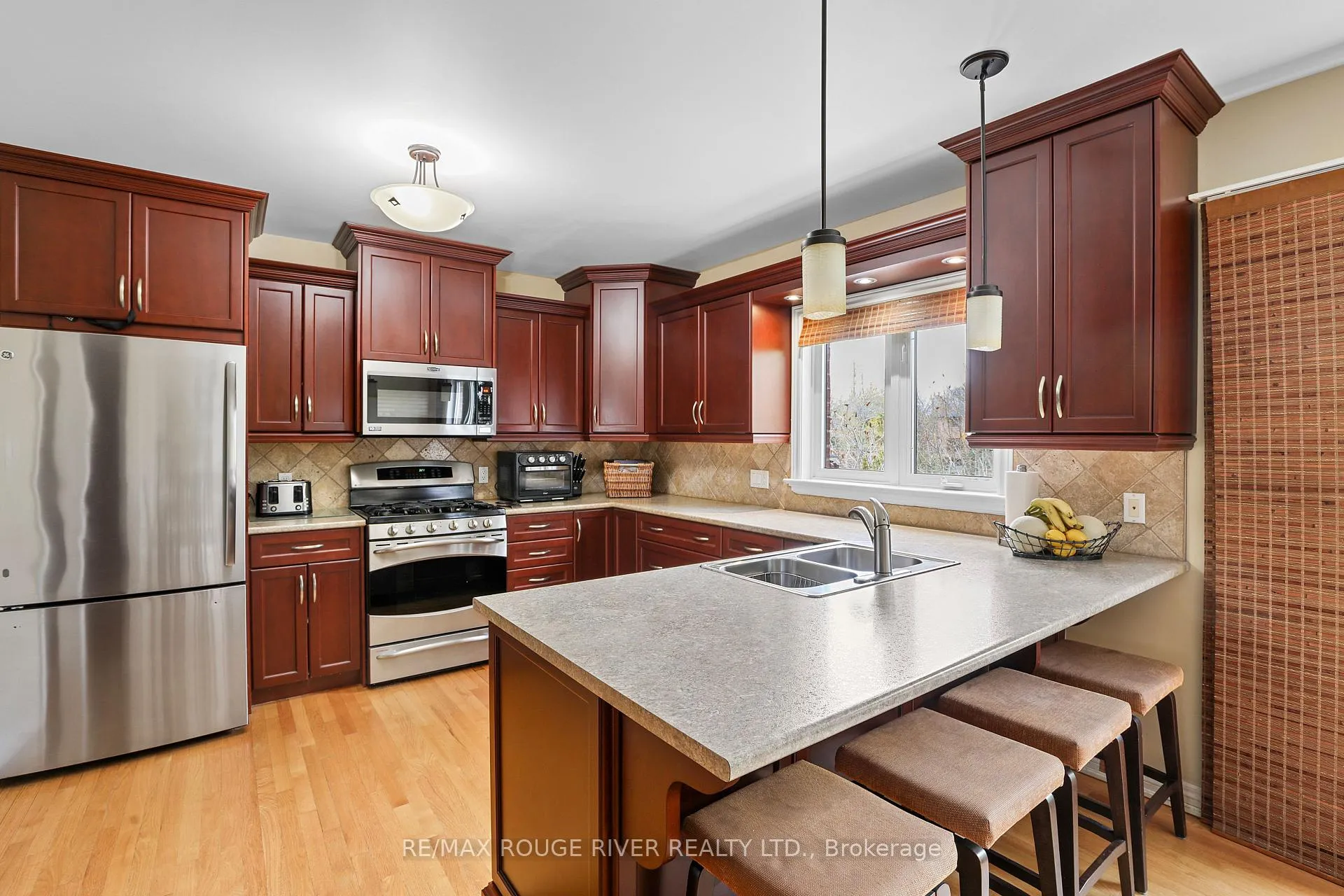 Photo 22 of 38 Worthington Drive, Clarington, Courtice — HOMEH