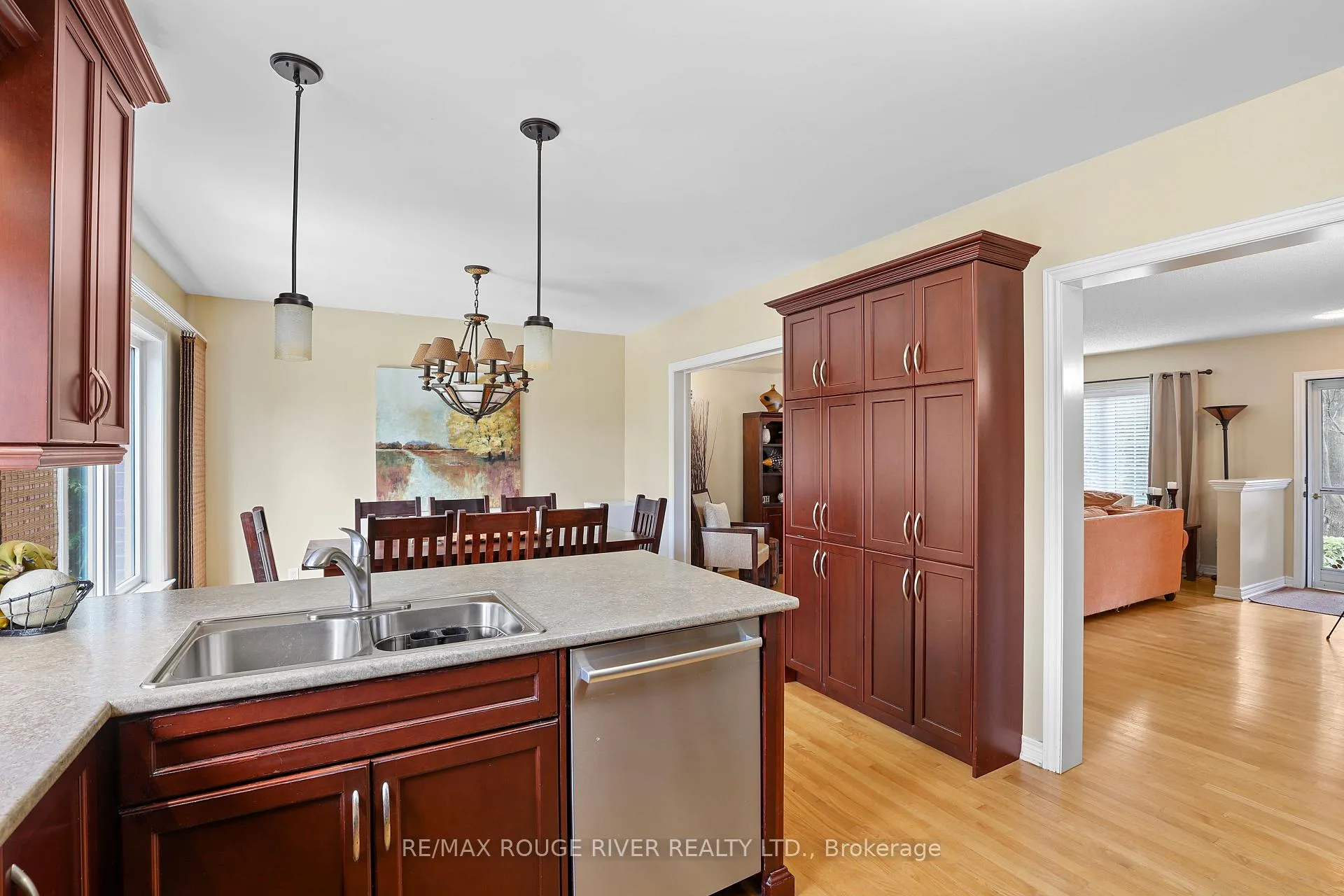Photo 23 of 38 Worthington Drive, Clarington, Courtice — HOMEH