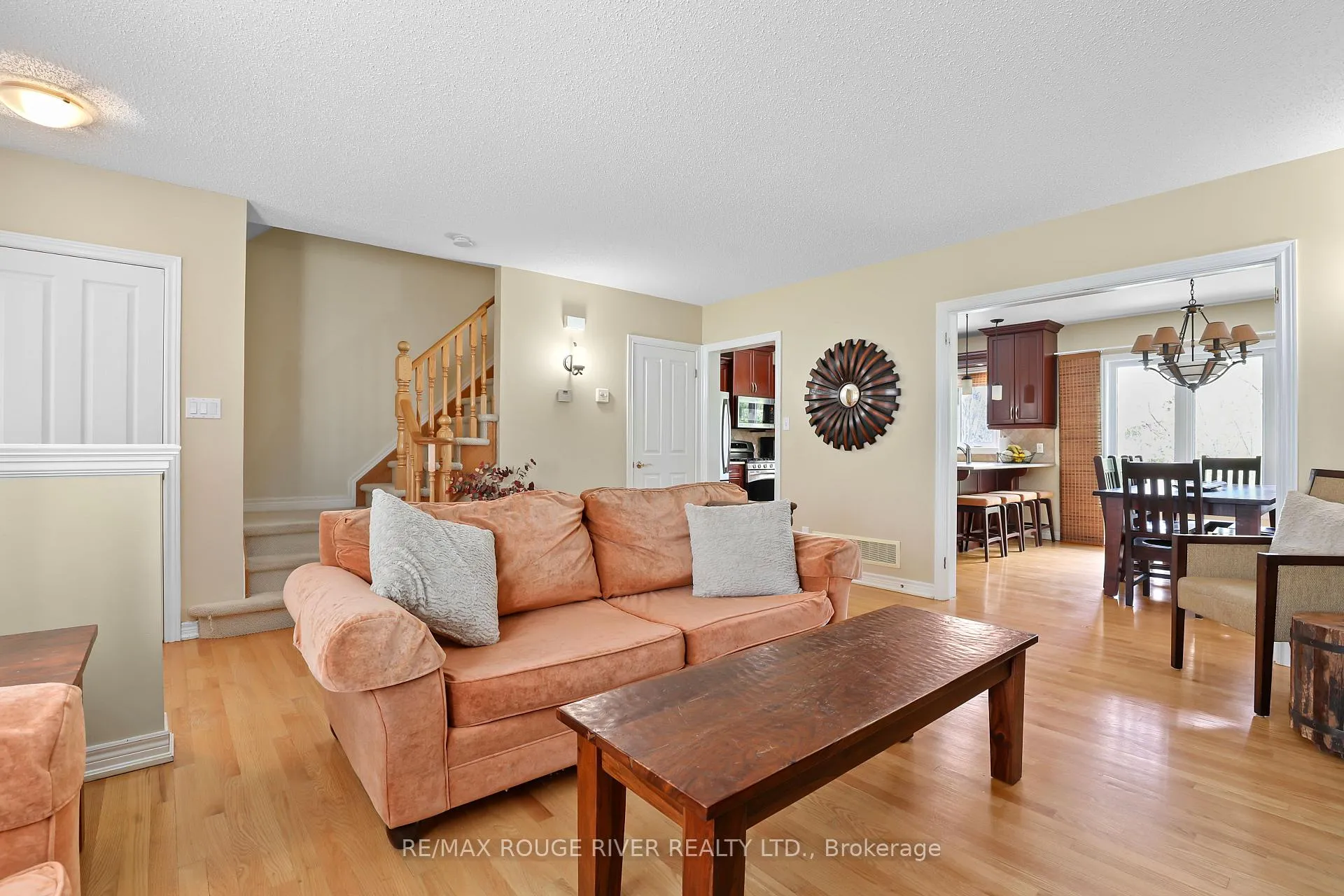 Photo 25 of 38 Worthington Drive, Clarington, Courtice — HOMEH