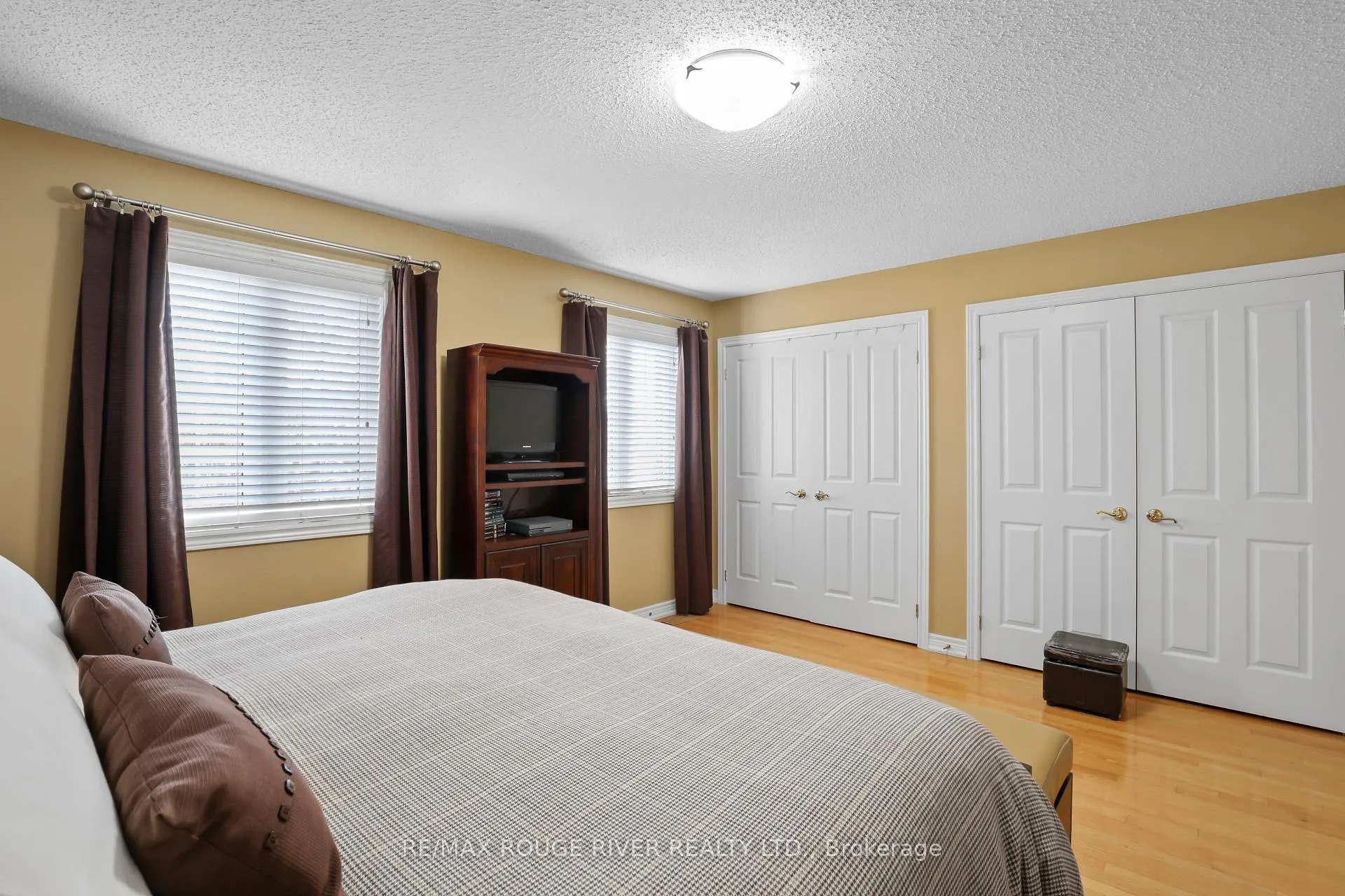 Photo 29 of 38 Worthington Drive, Clarington, Courtice — HOMEH